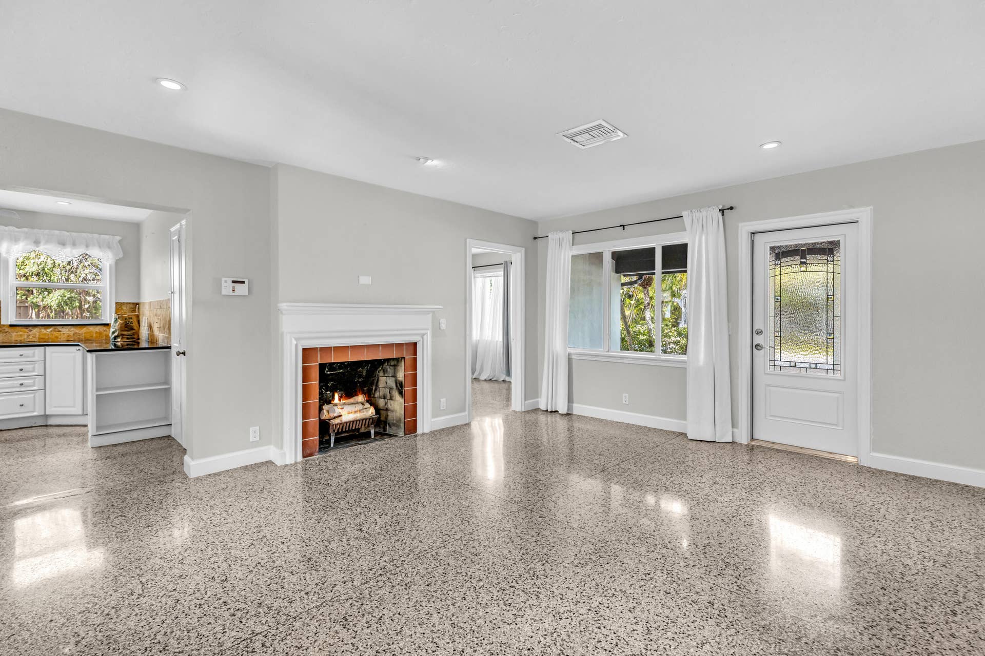 05 - Living Room