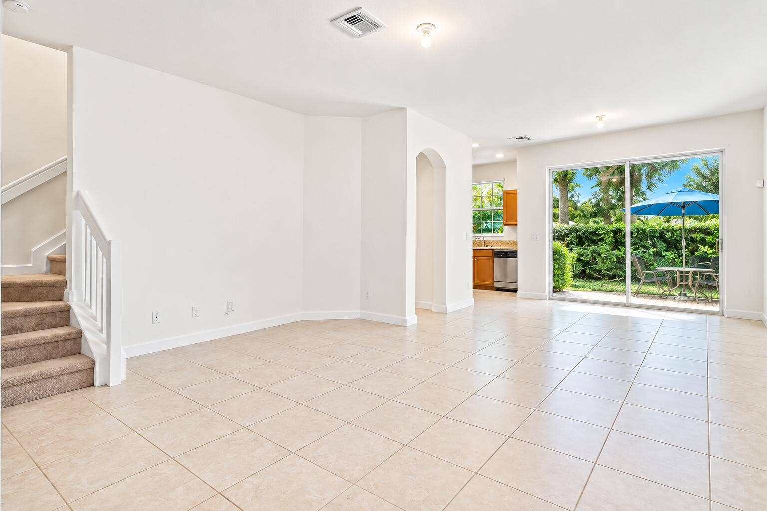 5089 Ellery Terrace, West Palm Beach, FL 33417 living room