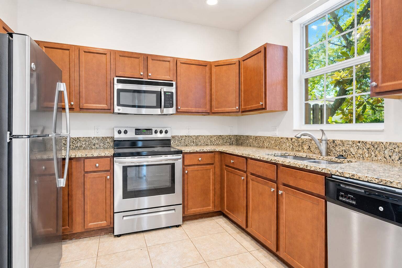 5089 Ellery Terrace, West Palm Beach, FL 33417 Kitchen with lots of storage