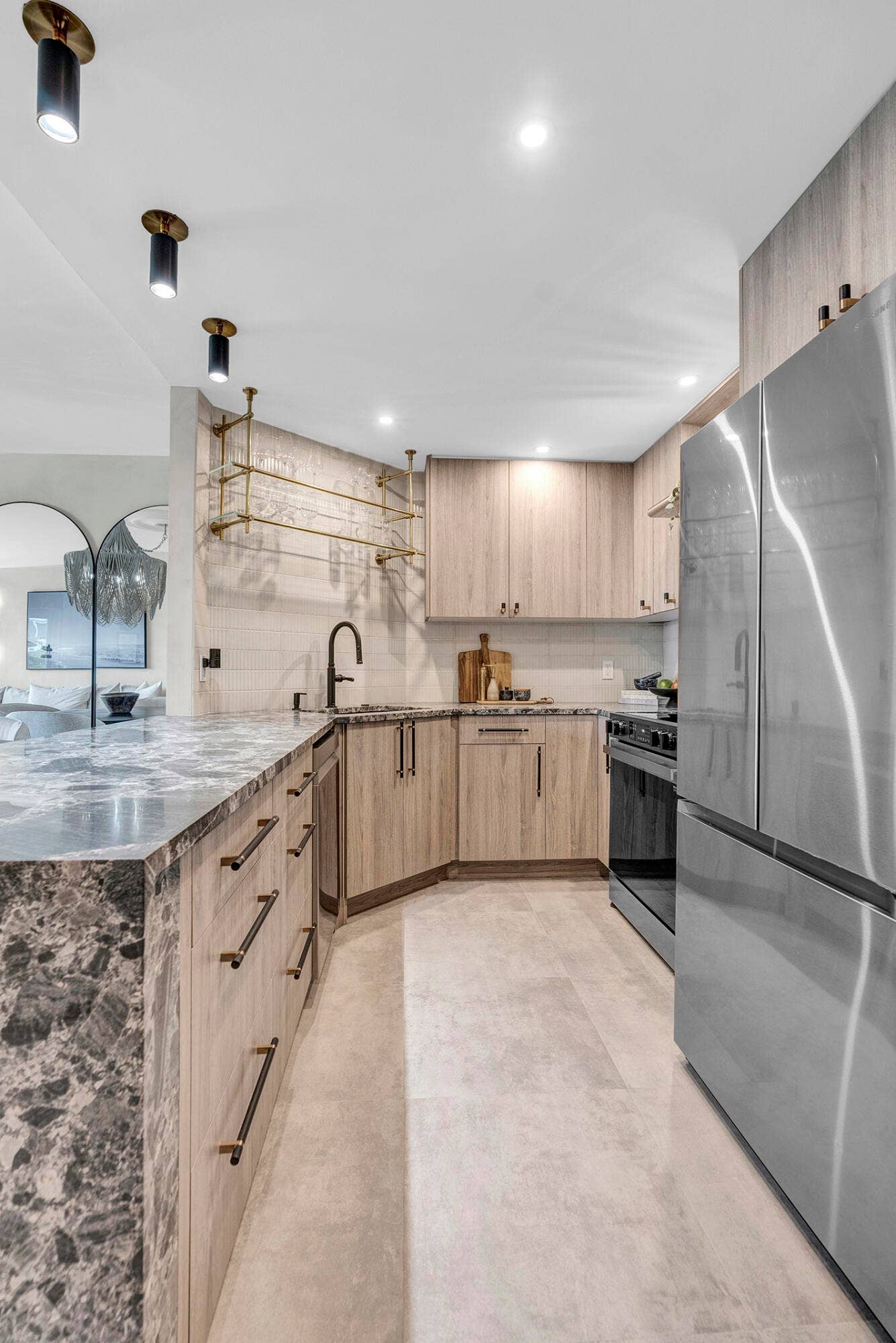 340 SUNSET Drive, #505, Fort Lauderdale, Fort Lauderdale, FL 33301 Kitchen