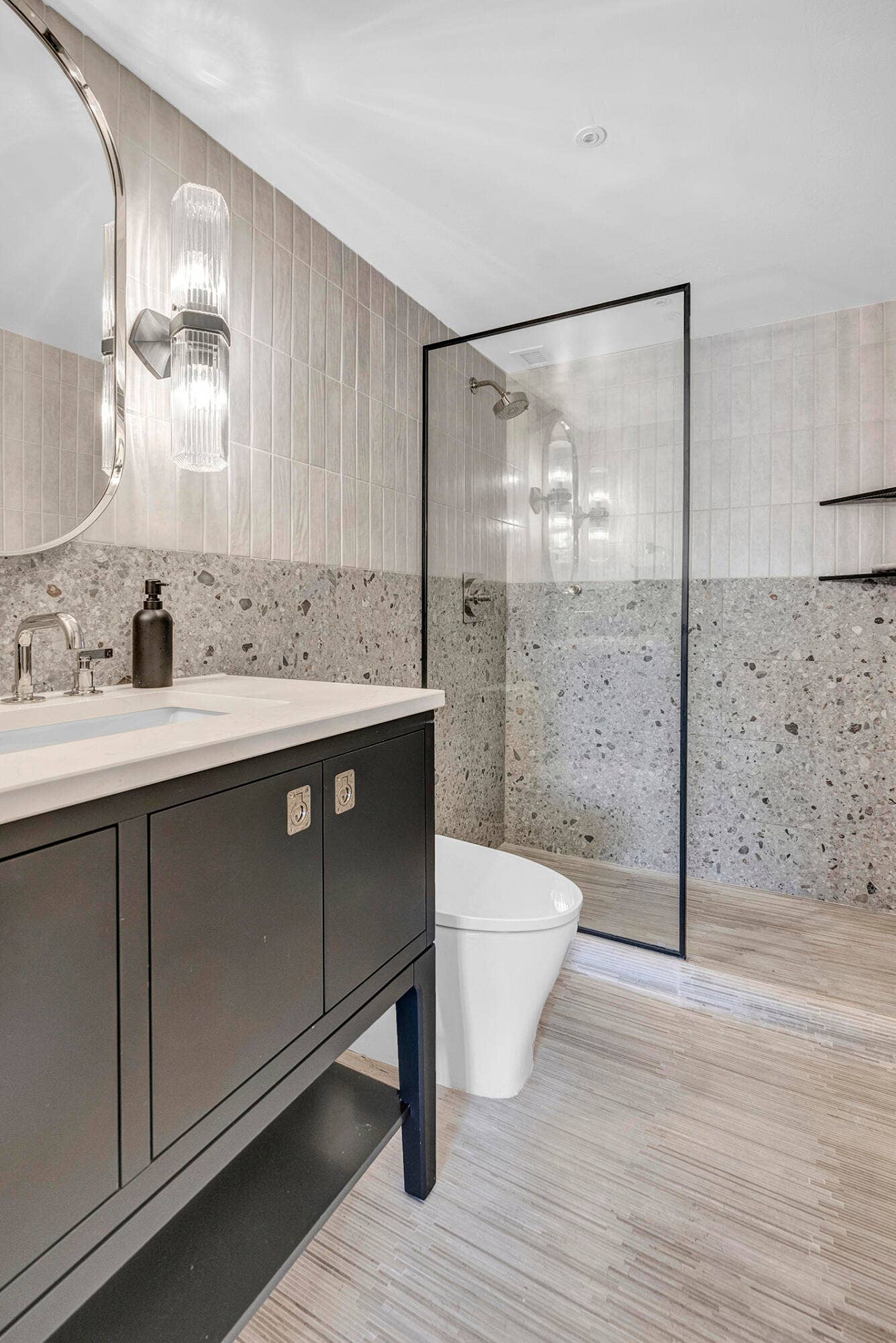 340 SUNSET Drive, #505, Fort Lauderdale, Fort Lauderdale, FL 33301 Primary bathroom