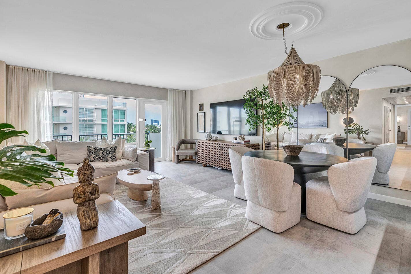 340 SUNSET Drive, #505, Fort Lauderdale, Fort Lauderdale, FL 33301 Living room