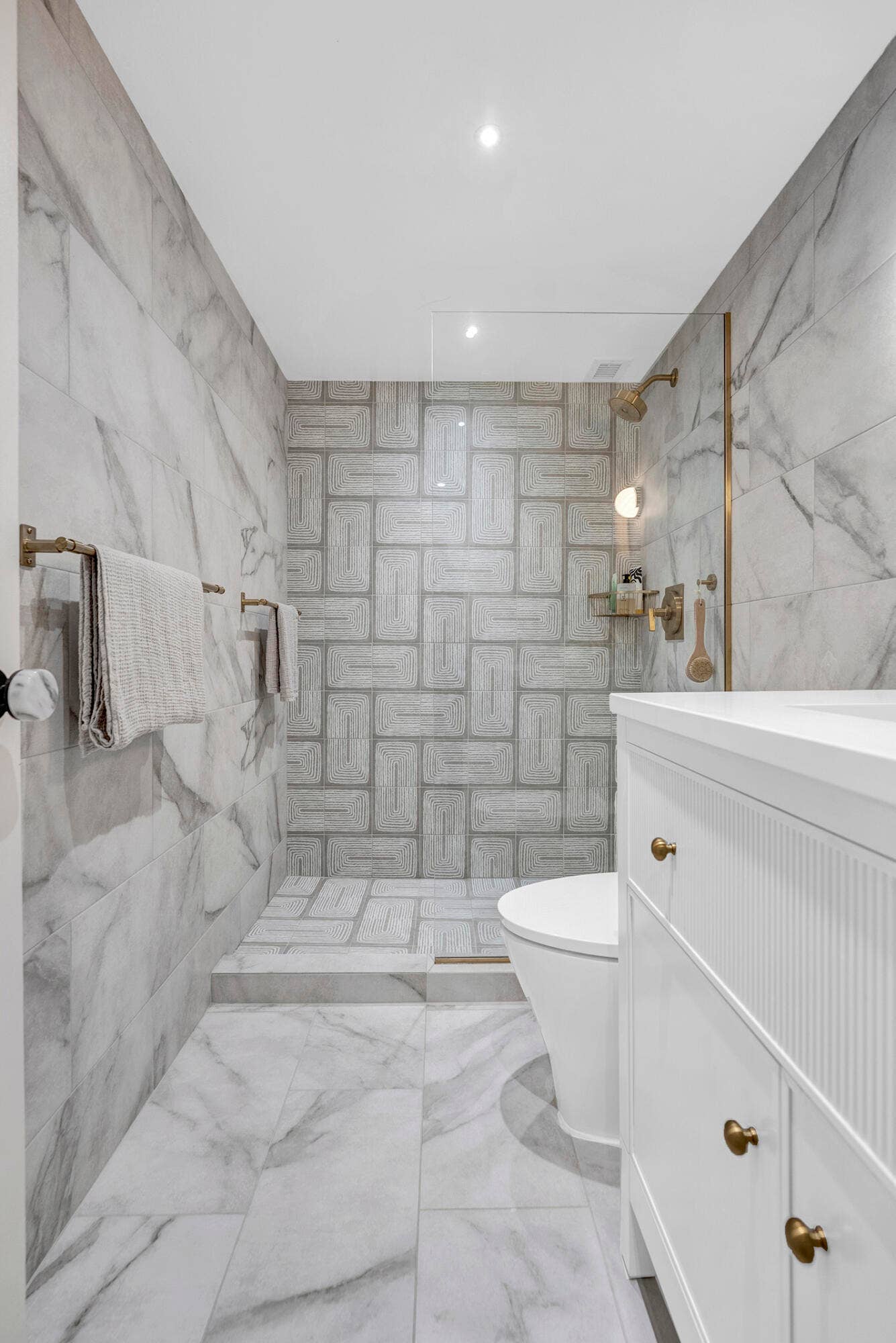 340 SUNSET Drive, #505, Fort Lauderdale, Fort Lauderdale, FL 33301 Bathroom 2