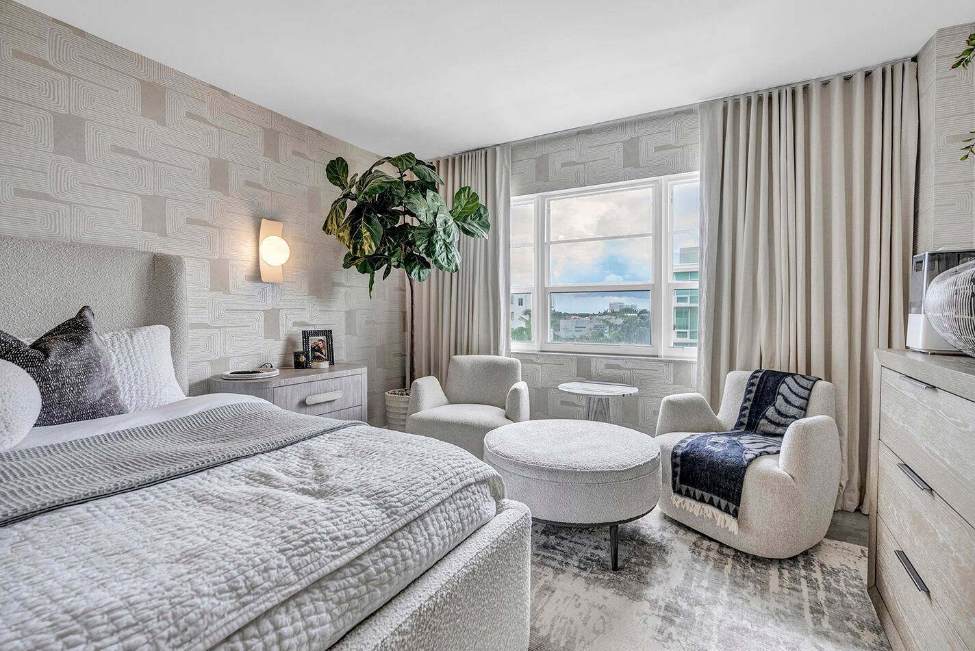 340 SUNSET Drive, #505, Fort Lauderdale, Fort Lauderdale, FL 33301 Primary bedroom