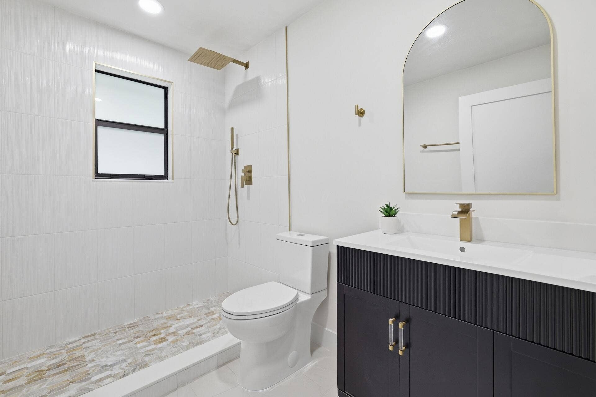 8862 Wendy Lane S, West Palm Beach, FL 33411 Wet bathroom