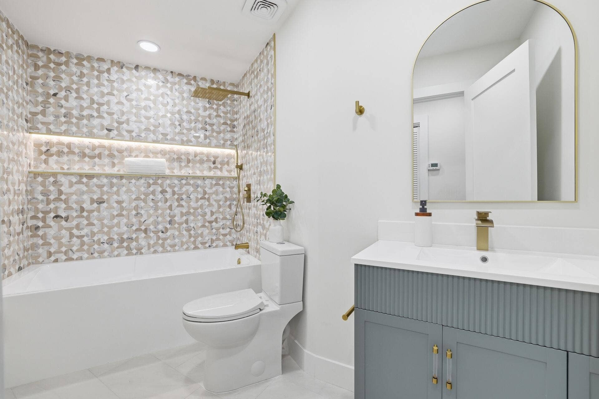 8862 Wendy Lane S, West Palm Beach, FL 33411 Hallway Bathroom