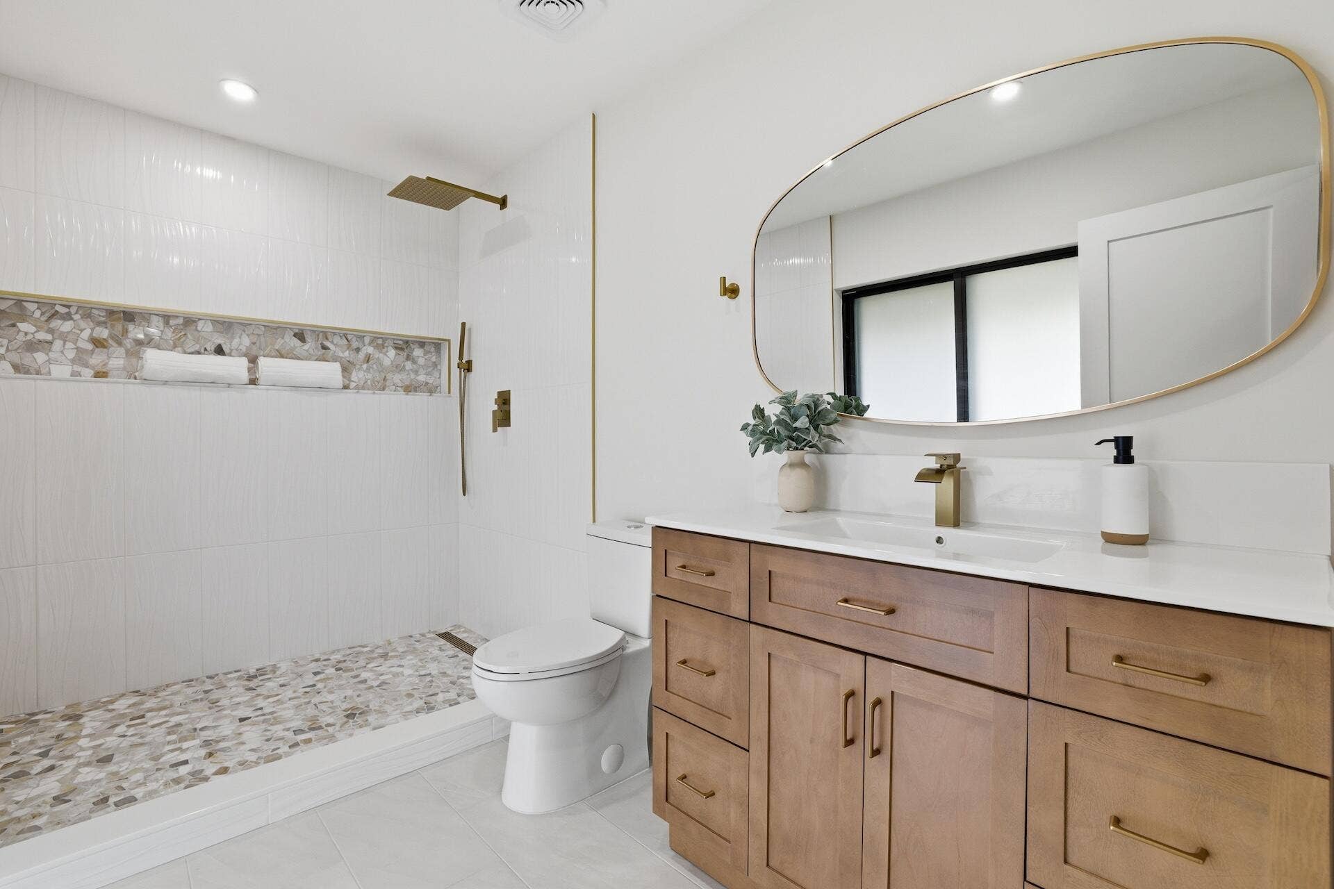 8862 Wendy Lane S, West Palm Beach, FL 33411 Primary Bathroom
