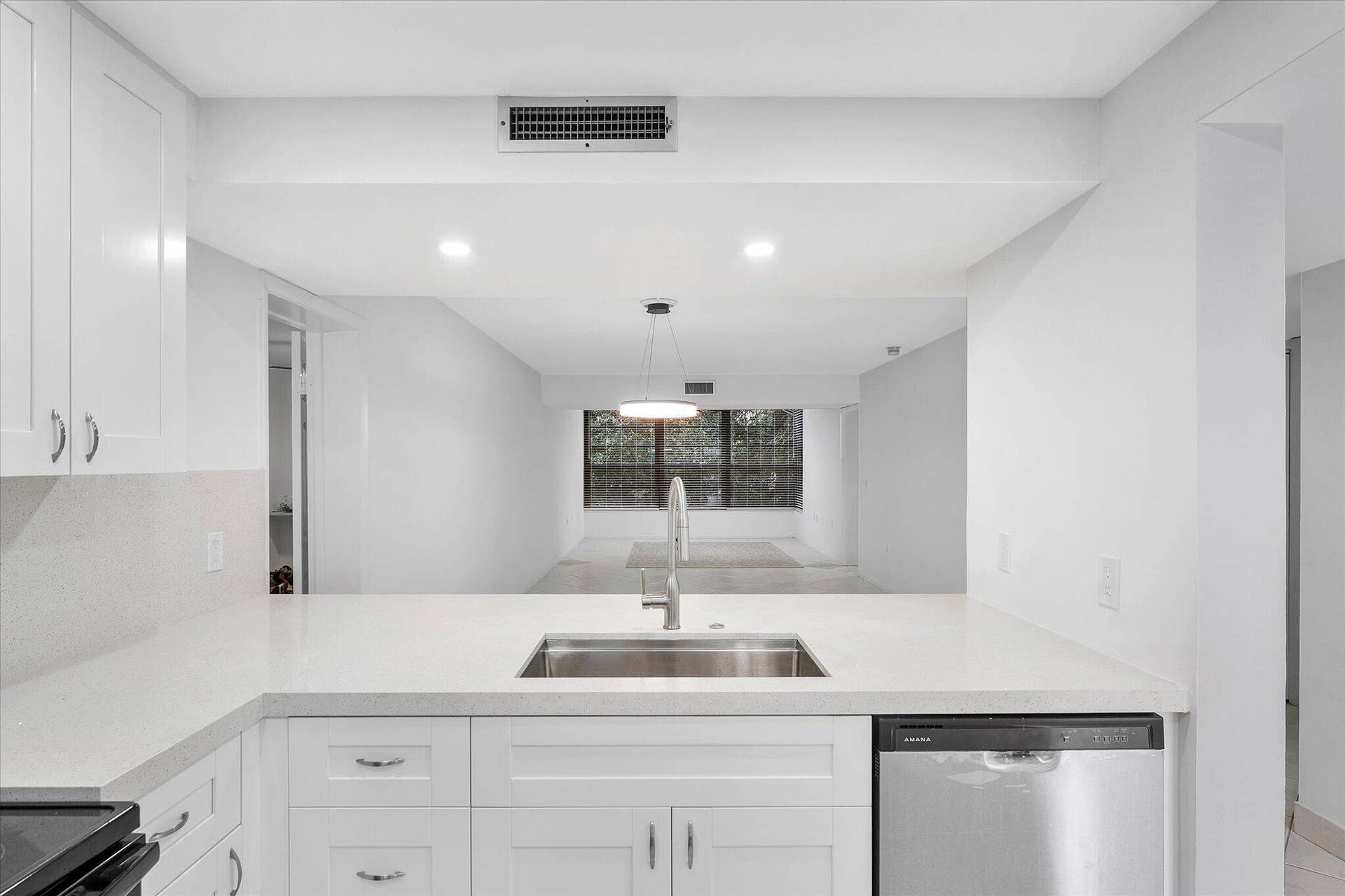1528 WHITEHALL Drive, #306, Davie, FL 33324 18-1528 Whitehall Drive_018