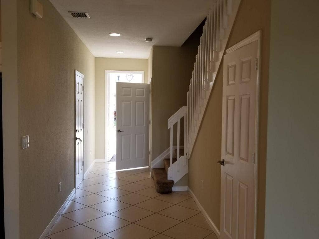 984 LUCAYA Drive, Riviera Beach, FL 33404 First flr hallway