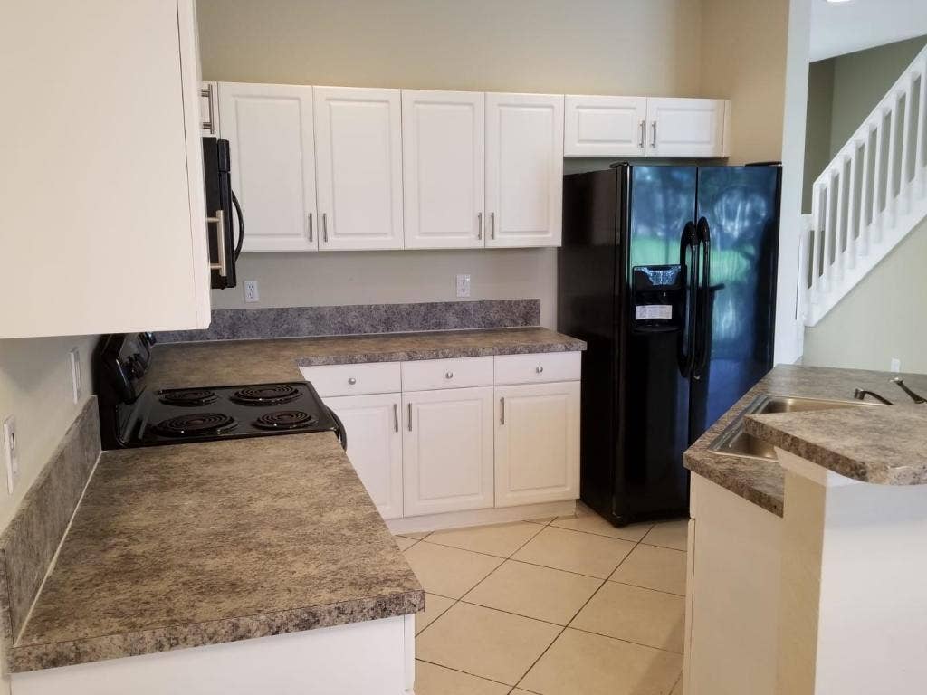 984 LUCAYA Drive, Riviera Beach, FL 33404 Kitchen 2