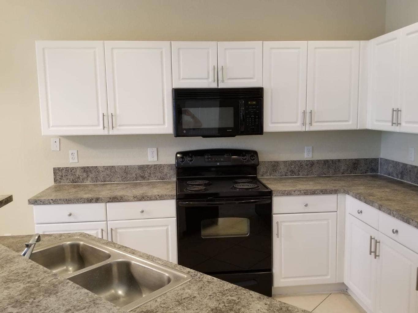 984 LUCAYA Drive, Riviera Beach, FL 33404 Kitchen
