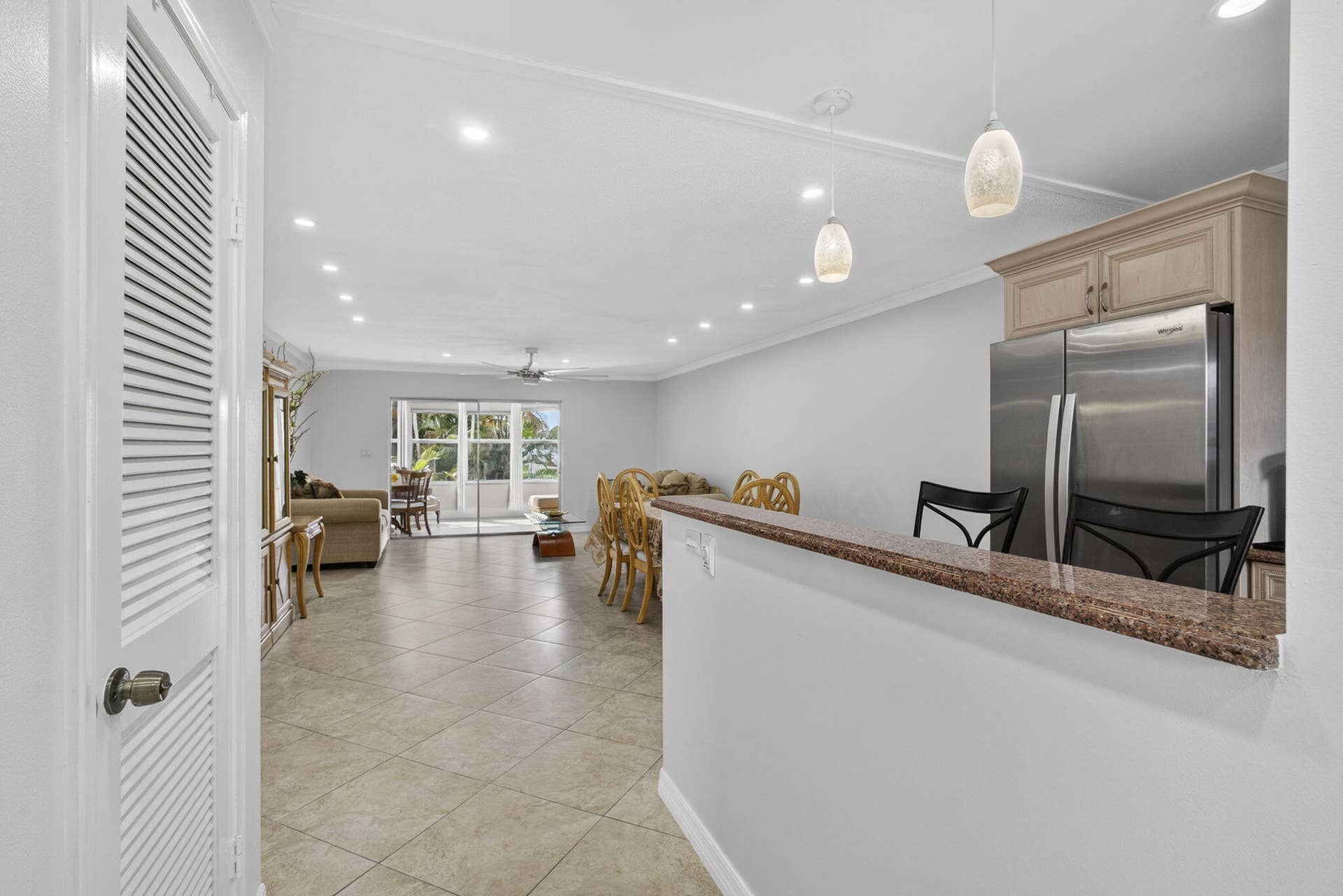 59 PLYMOUTH G, West Palm Beach, FL 33417 open kitchen