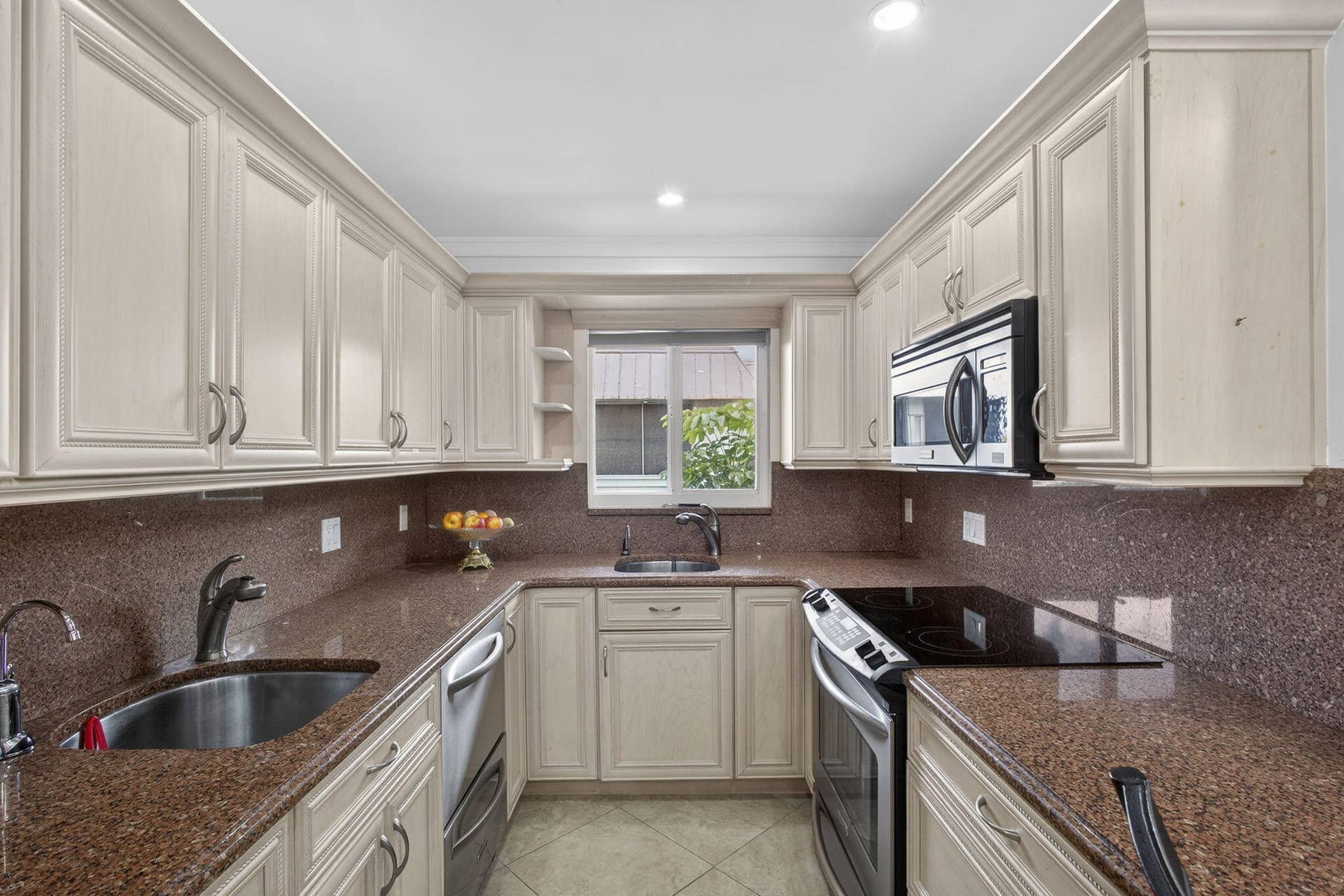 59 PLYMOUTH G, West Palm Beach, FL 33417 custom kitchen