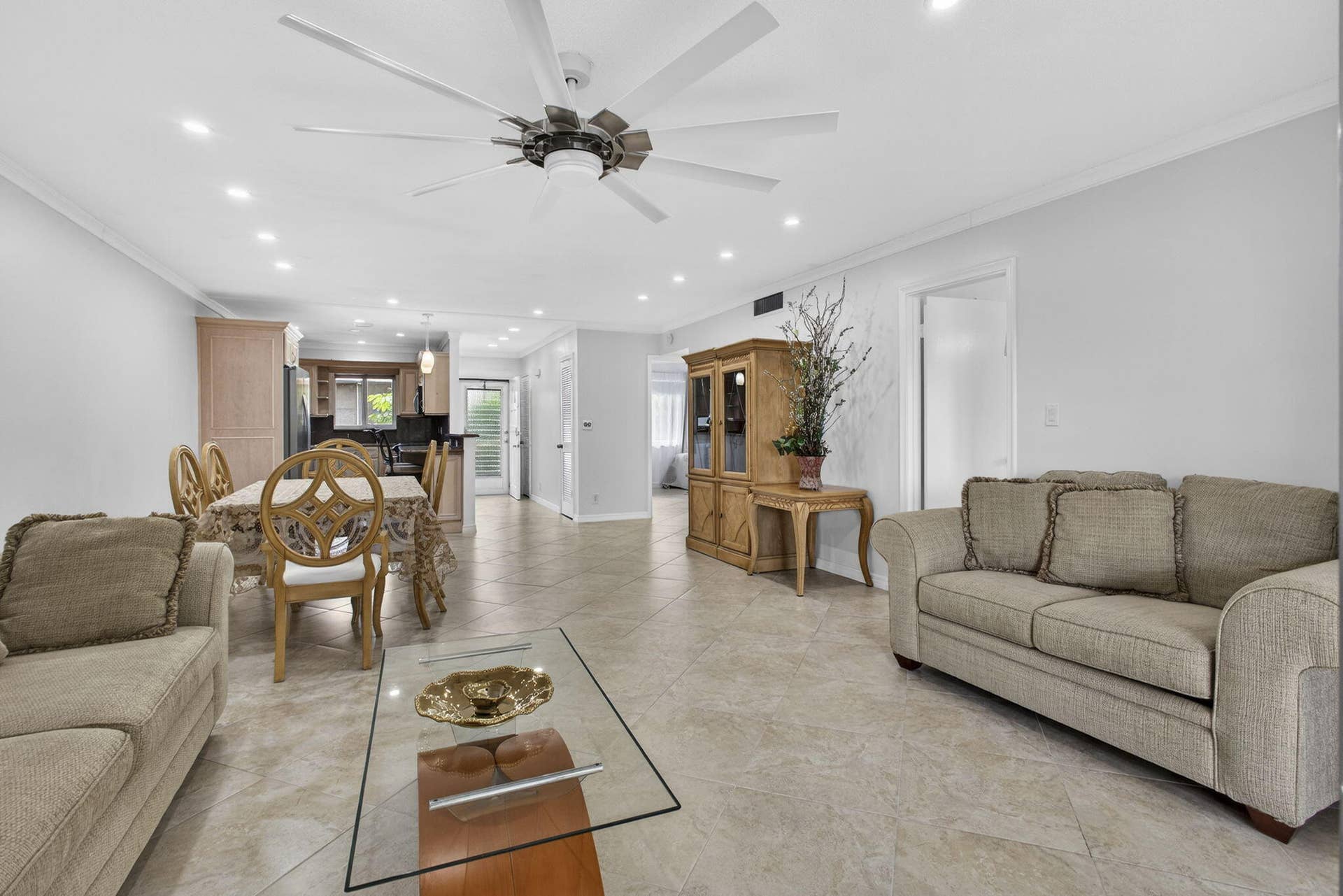 59 PLYMOUTH G, West Palm Beach, FL 33417 25-web-or-mls-BS1A7326