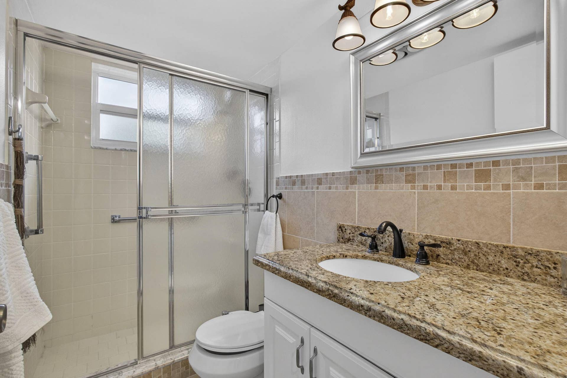 59 PLYMOUTH G, West Palm Beach, FL 33417 guest bath