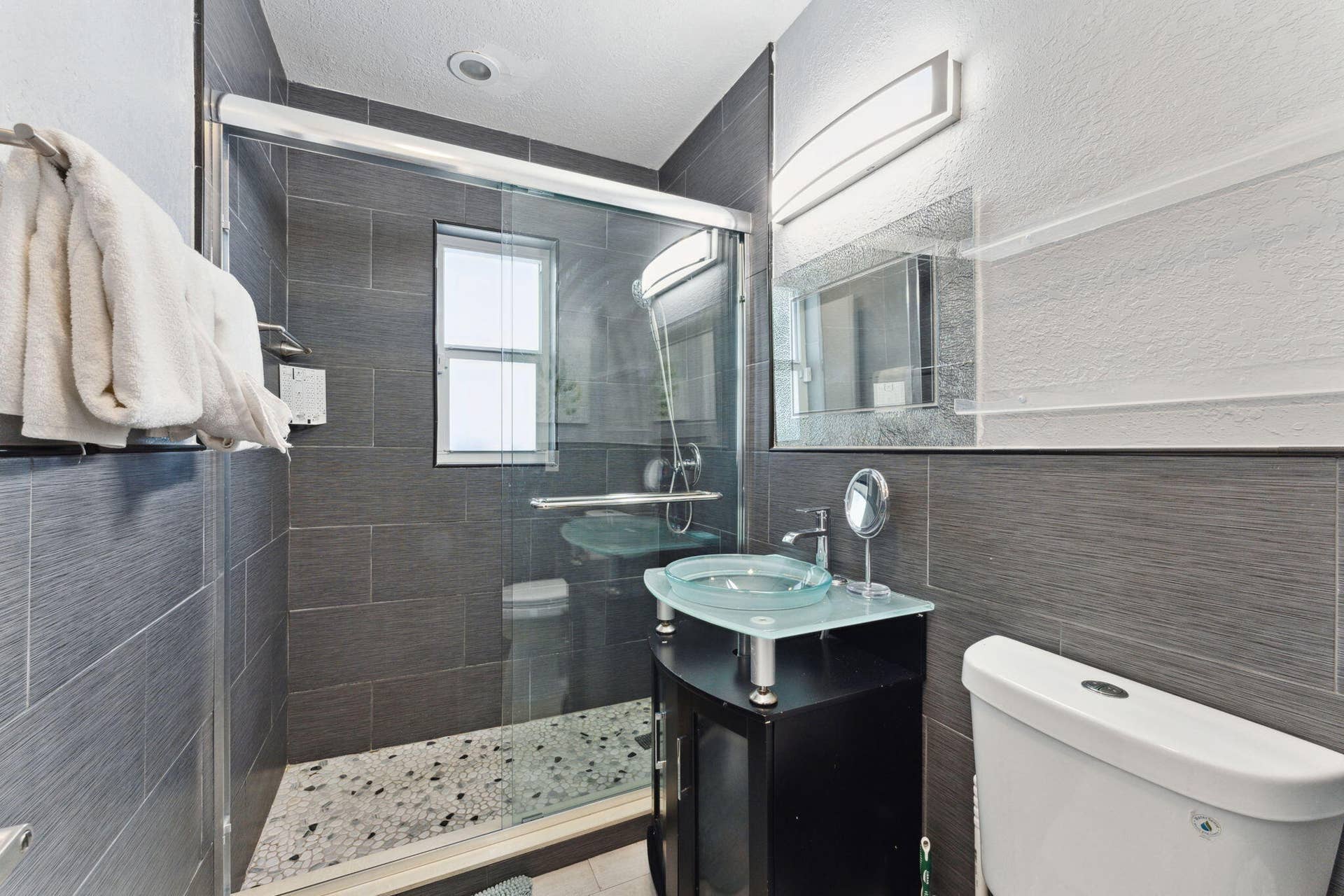 1631 N Andrews Square, Fort Lauderdale, FL 33311 26-web-or-mls-DSC04928