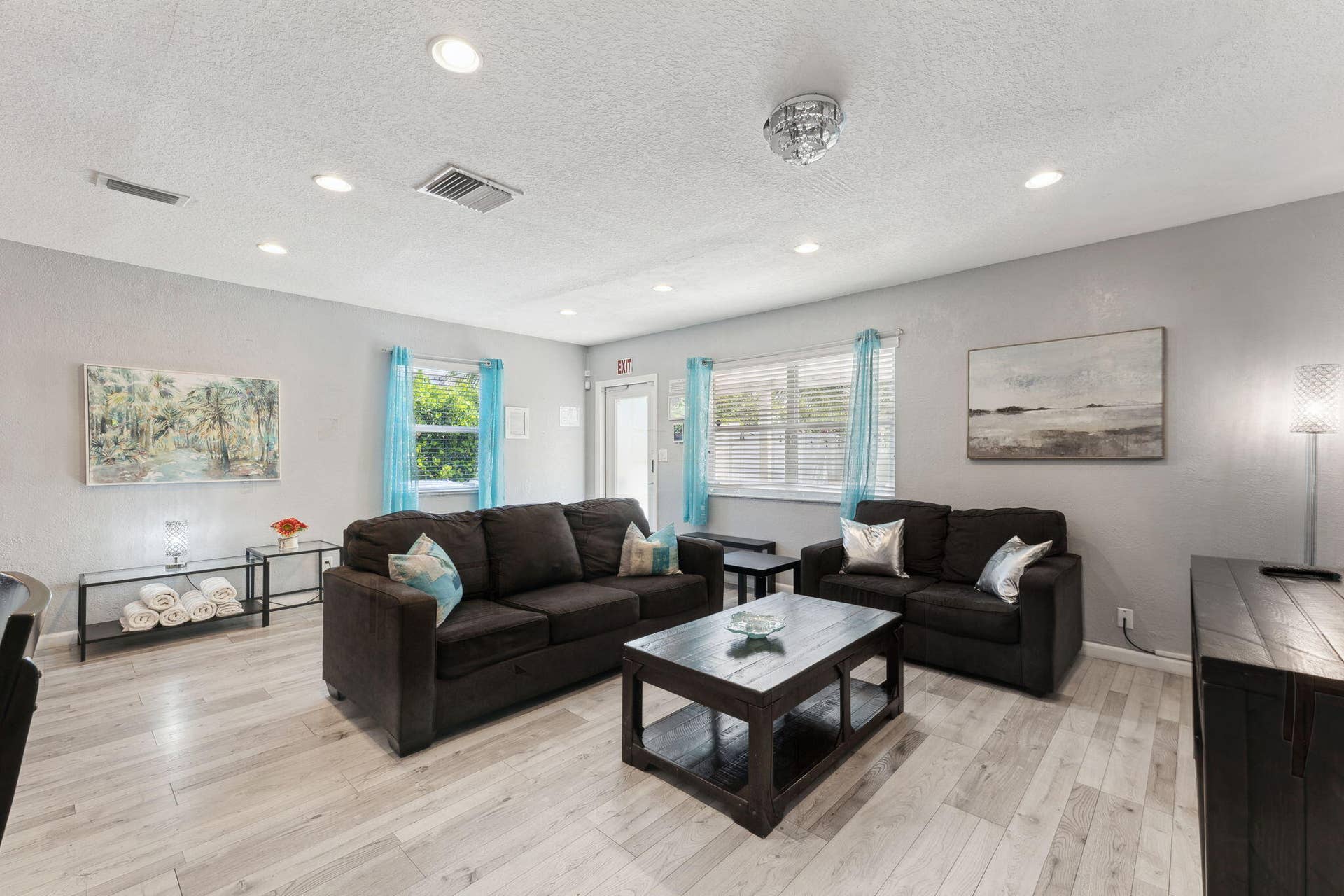 1631 N Andrews Square, Fort Lauderdale, FL 33311 16-web-or-mls-DSC04881