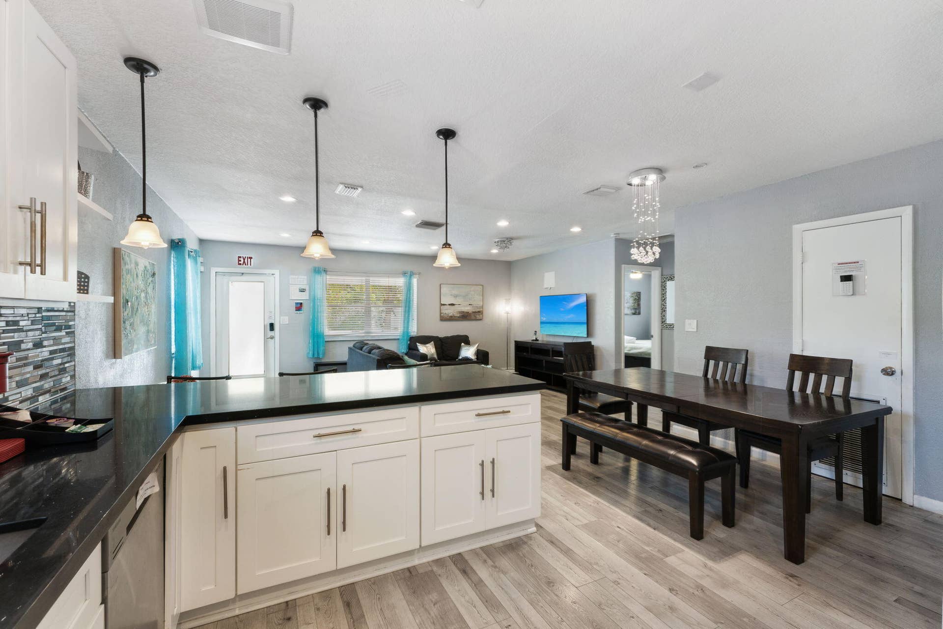 1631 N Andrews Square, Fort Lauderdale, FL 33311 22-web-or-mls-DSC04916