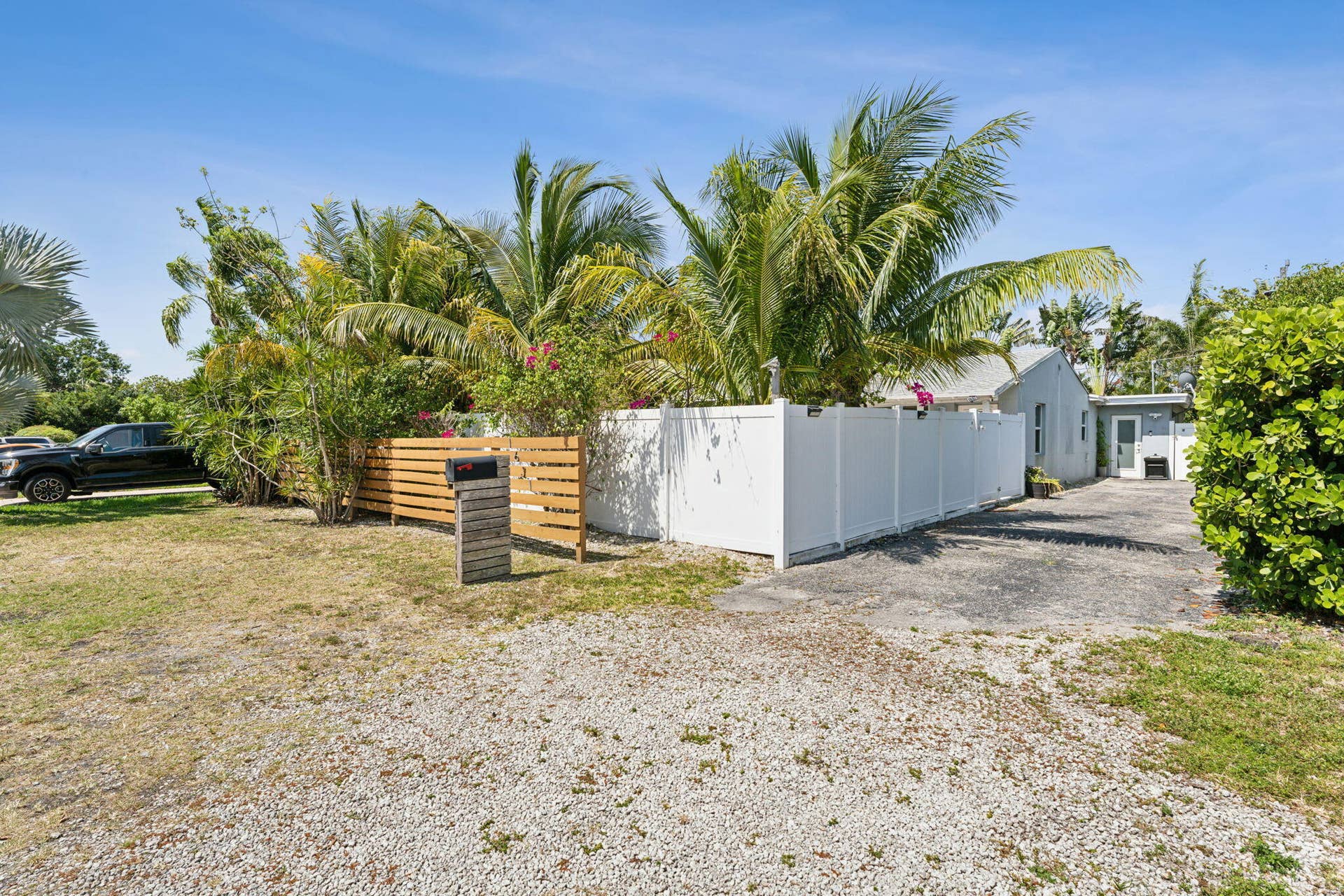 1631 N Andrews Square, Fort Lauderdale, FL 33311 35-web-or-mls-DSC04962