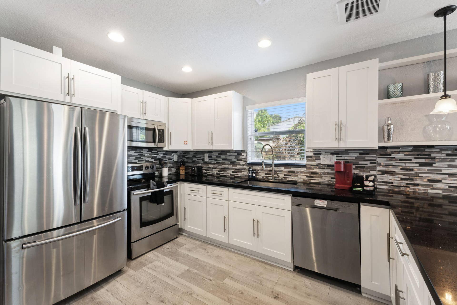 1631 N Andrews Square, Fort Lauderdale, FL 33311 23-web-or-mls-DSC04921