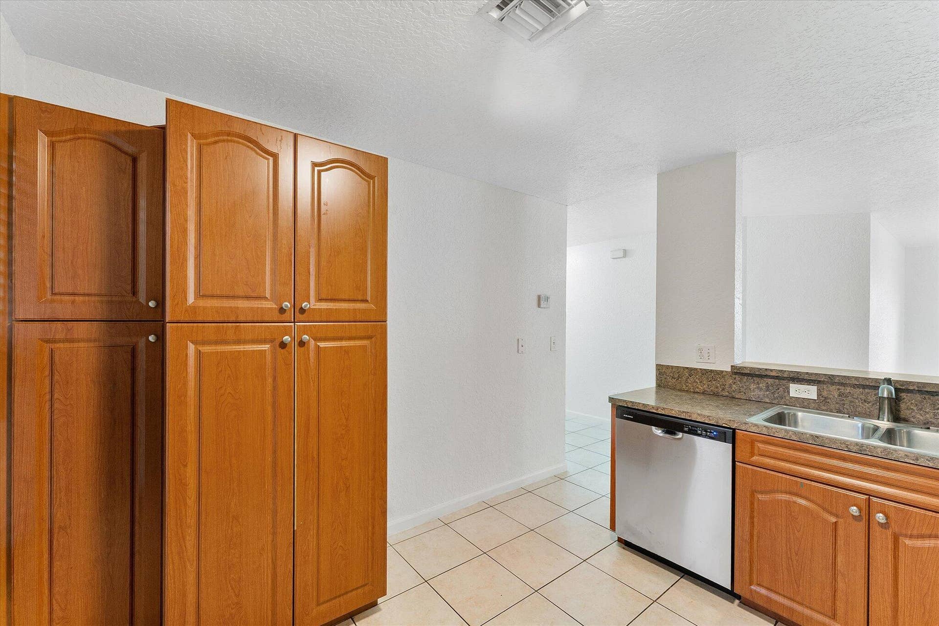 2212 NW 9TH Court, Fort Lauderdale, FL 33311 09-2212 NW 9th Ct_009