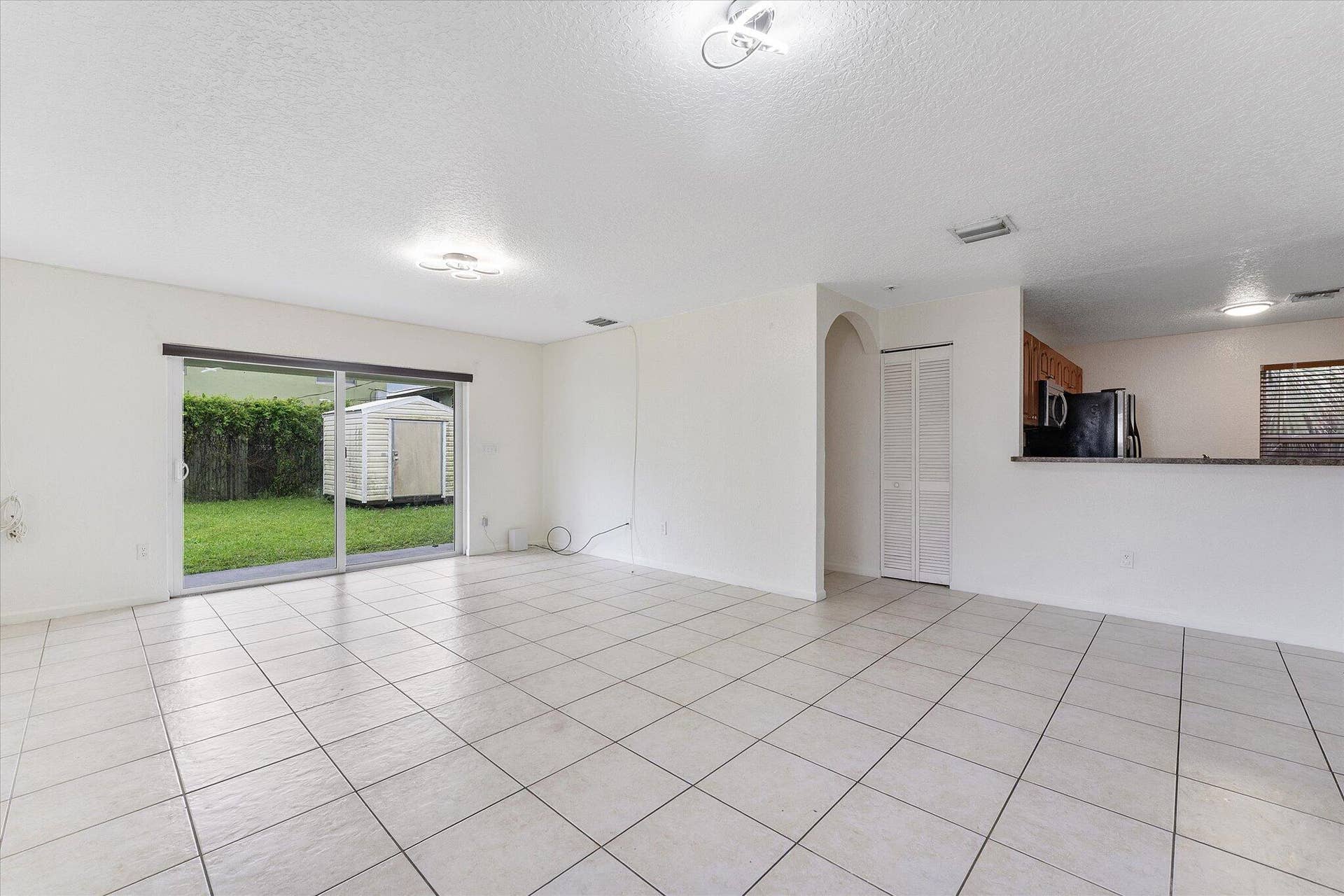 2212 NW 9TH Court, Fort Lauderdale, FL 33311 05-2212 NW 9th Ct_005