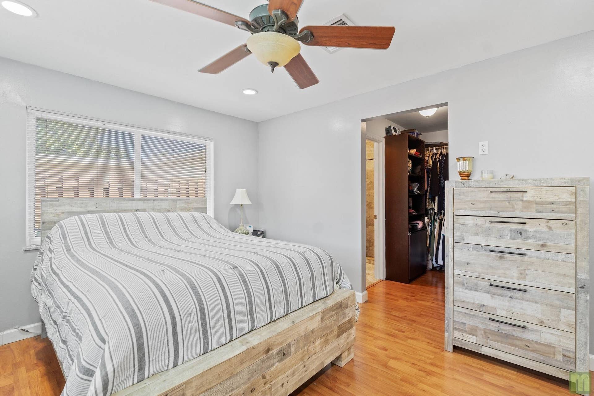 24 bed1a