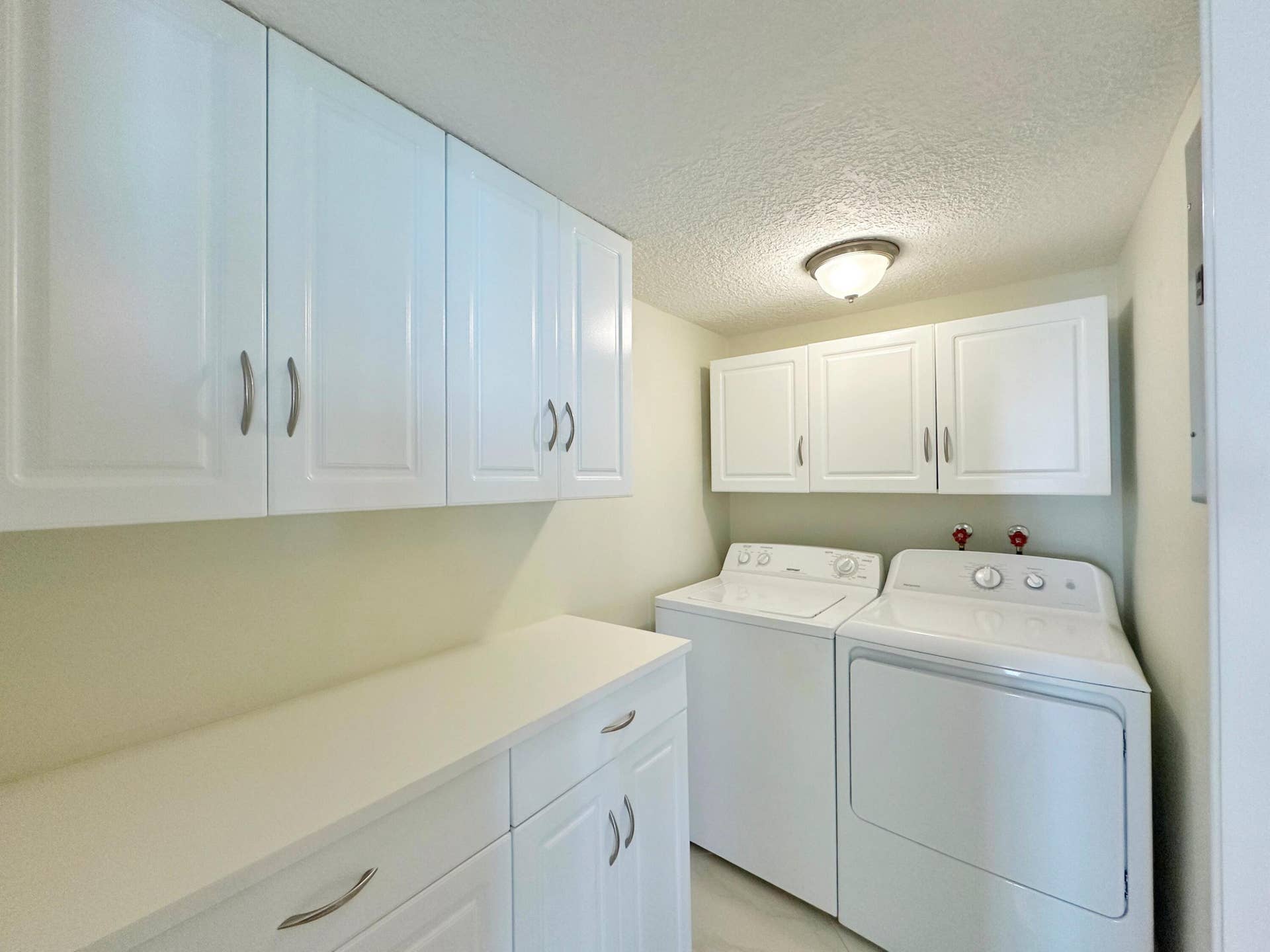 4200 N Ocean Drive, #1-501, Singer Island, Singer Island, FL 33404 Laundry Room Inside Unit