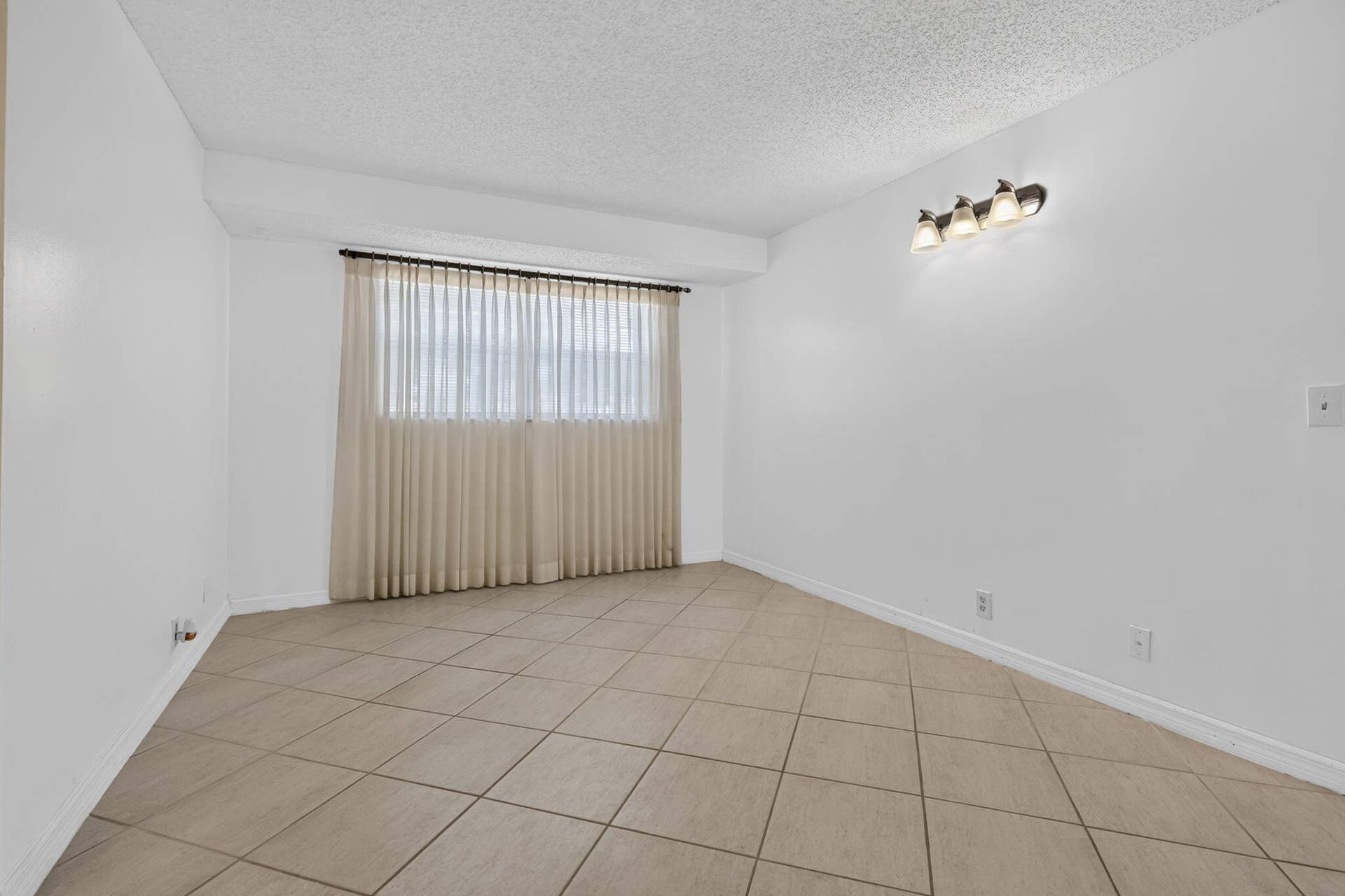 190 Lake Dora Drive, #190, West Palm Beach, FL 33411 21-web-or-mls-BS1A0014