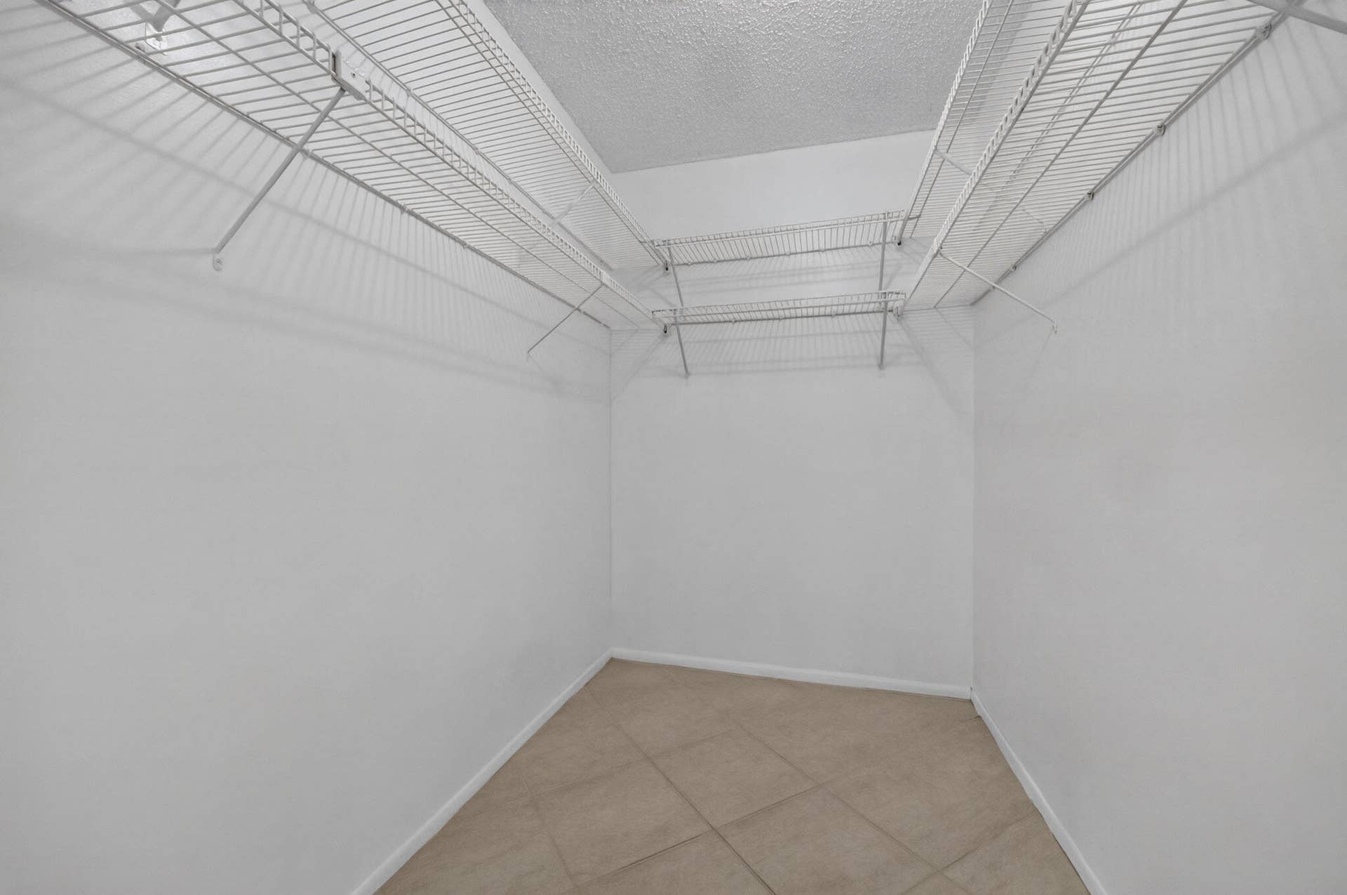 190 Lake Dora Drive, #190, West Palm Beach, FL 33411 24-web-or-mls-BS1A0031