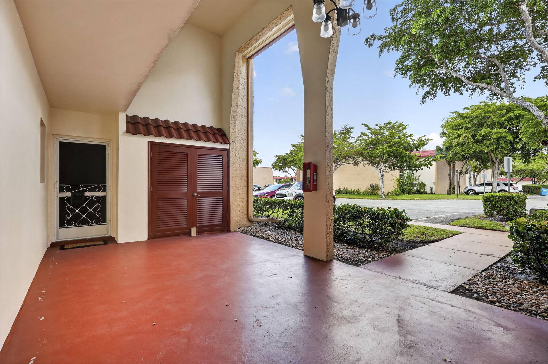 190 Lake Dora Drive, #190, West Palm Beach, FL 33411 3-web-or-mls-BS1A0217