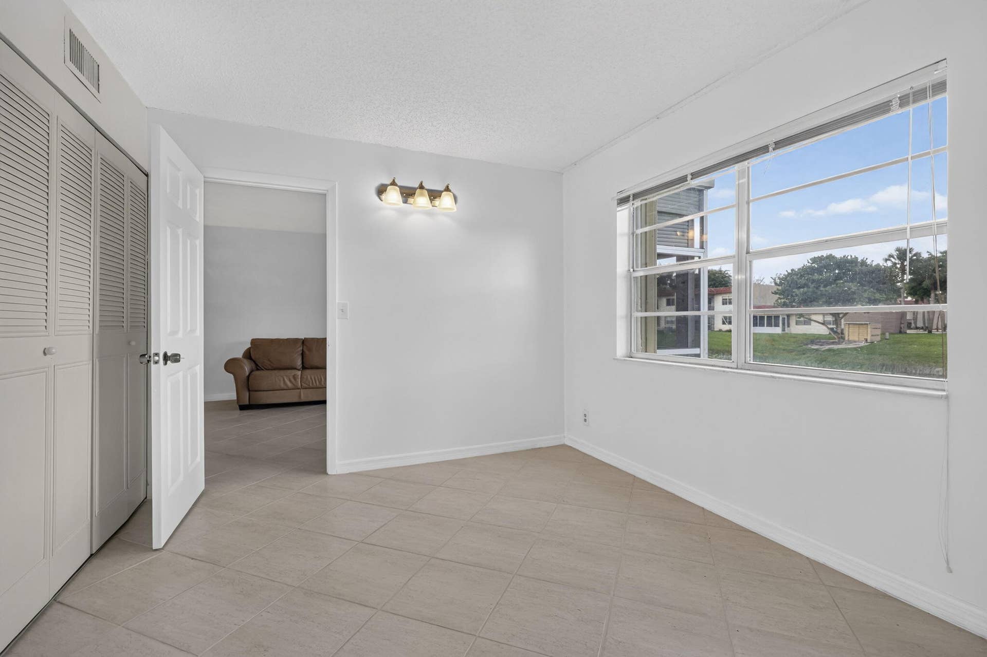 190 Lake Dora Drive, #190, West Palm Beach, FL 33411 27-web-or-mls-BS1A0197