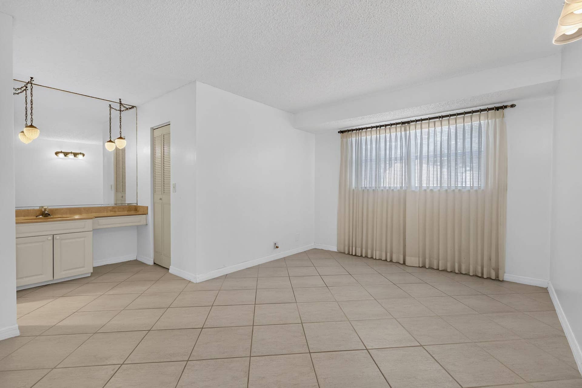 190 Lake Dora Drive, #190, West Palm Beach, FL 33411 19-web-or-mls-BS1A0001