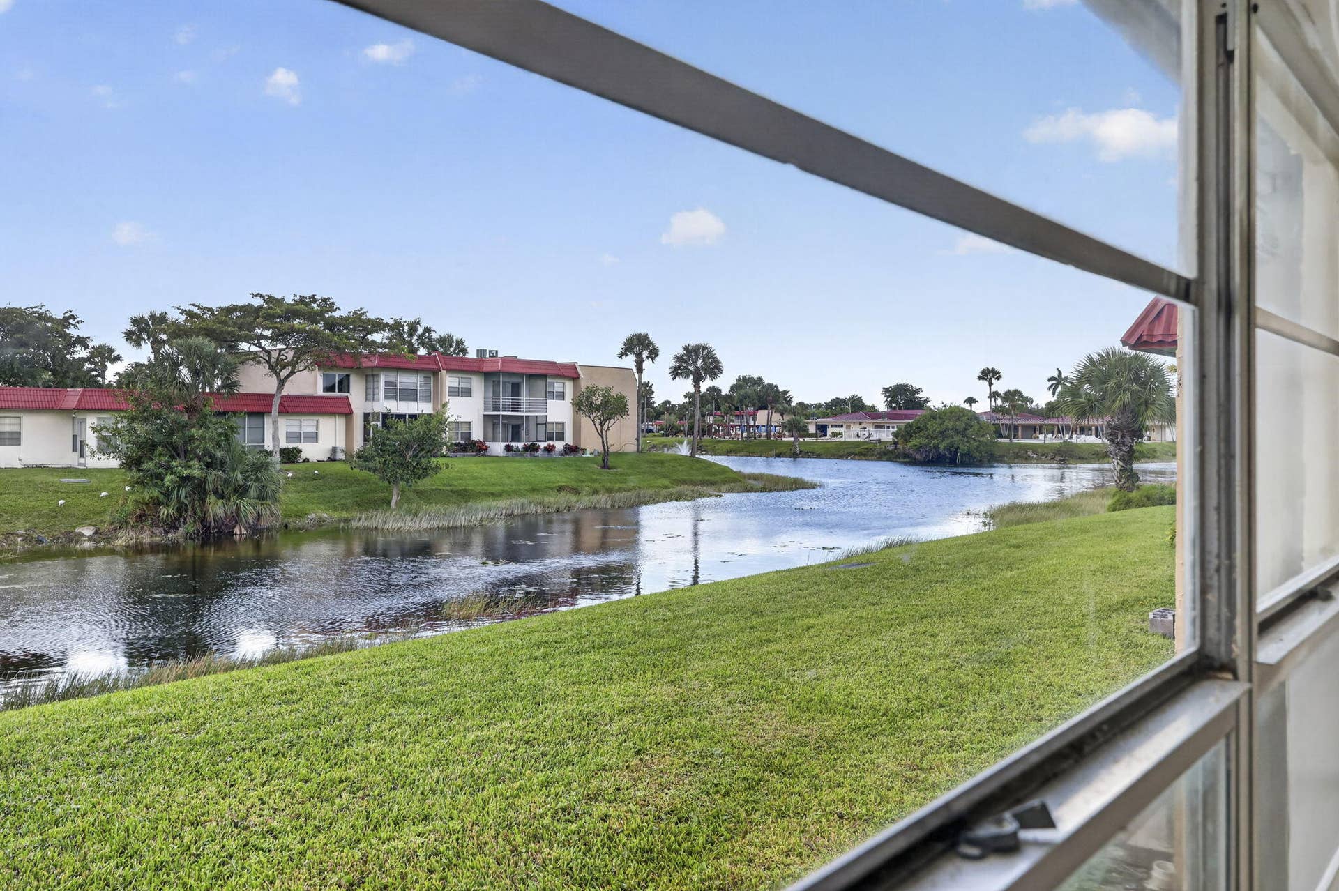 190 Lake Dora Drive, #190, West Palm Beach, FL 33411 41-web-or-mls-BS1A0193