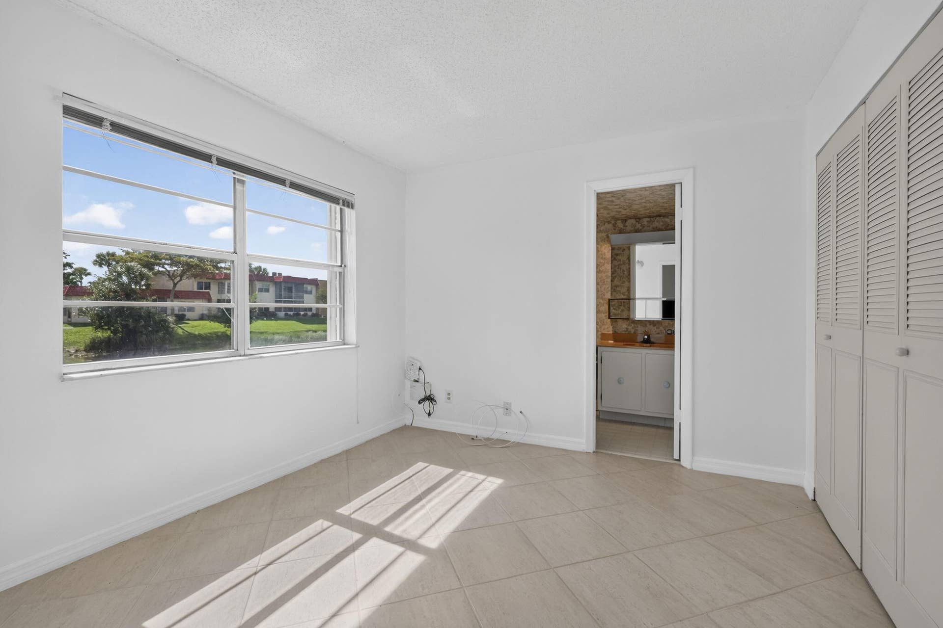 190 Lake Dora Drive, #190, West Palm Beach, FL 33411 25-web-or-mls-BS1A0036