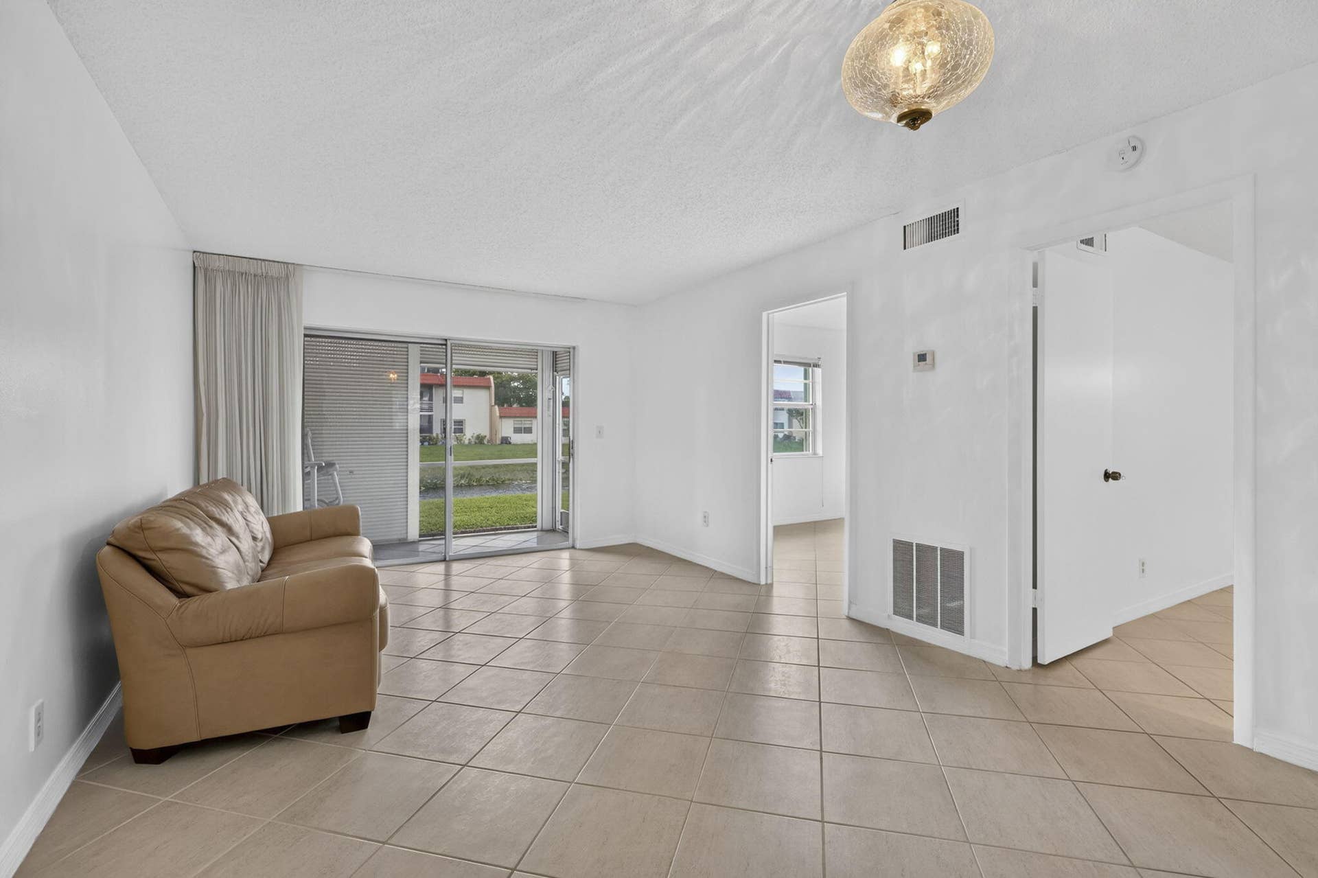 190 Lake Dora Drive, #190, West Palm Beach, FL 33411 8-web-or-mls-BS1A0077