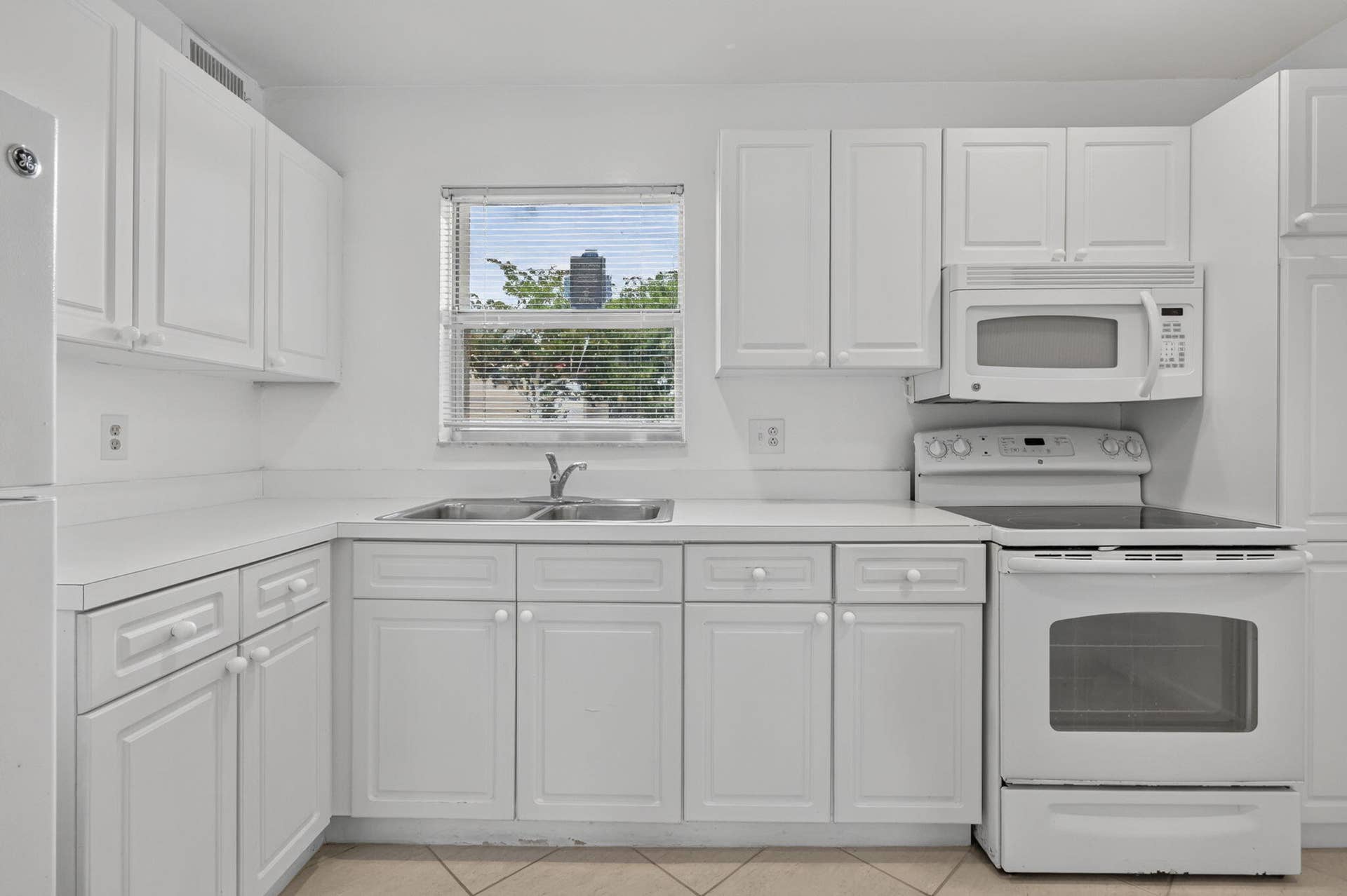 190 Lake Dora Drive, #190, West Palm Beach, FL 33411 14-web-or-mls-BS1A0107