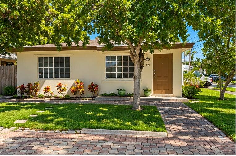 600 NE 12TH Avenue, #1, Pompano Beach, FL 33060 IMG_8556