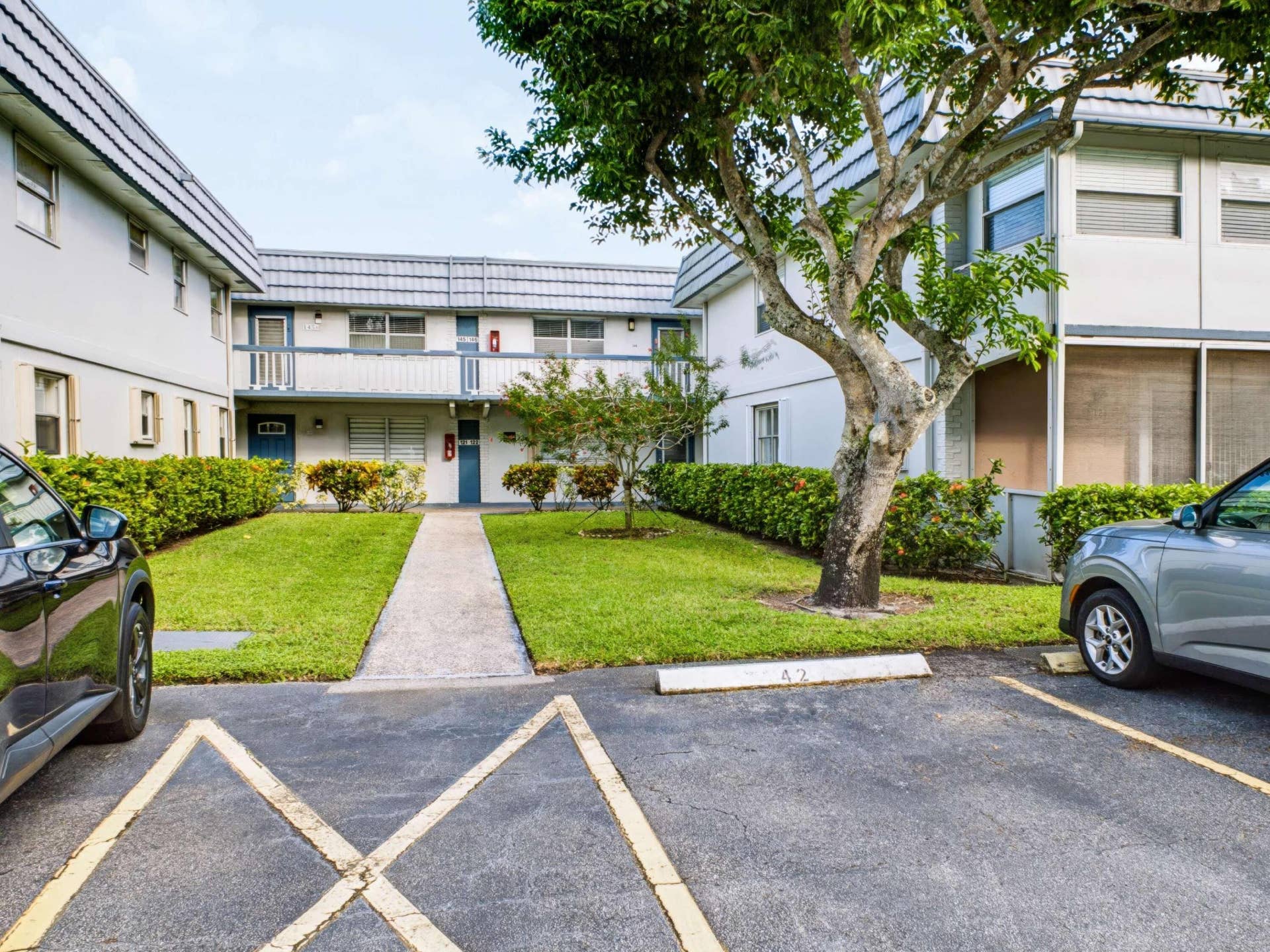 146 TUSCANY B, Delray Beach, FL 33446 Parking to Courtyard
