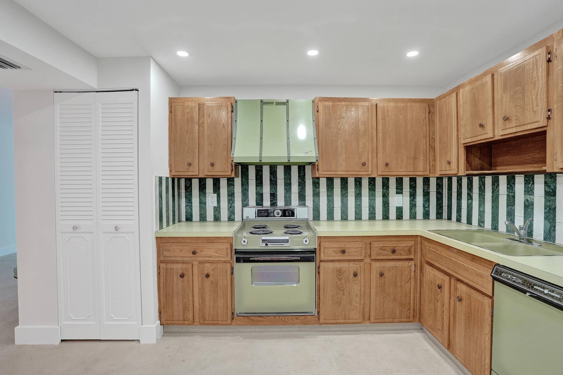 1360 S Ocean Boulevard S, #1202, Pompano Beach, FL 33062 DSC03338