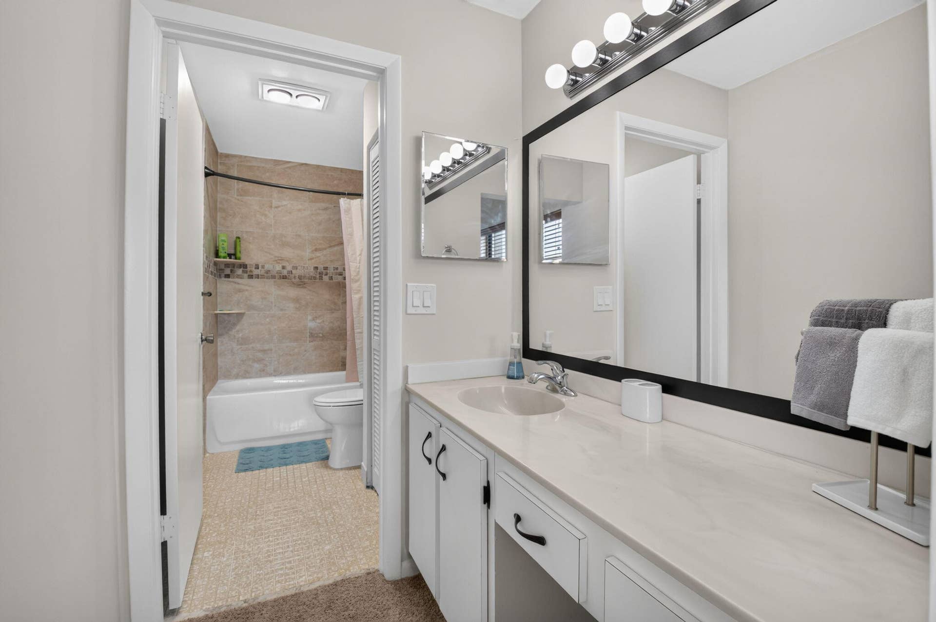 2911 SW 21ST Terrace, #272B, Delray Beach, FL 33445 Primary Bath with vanity