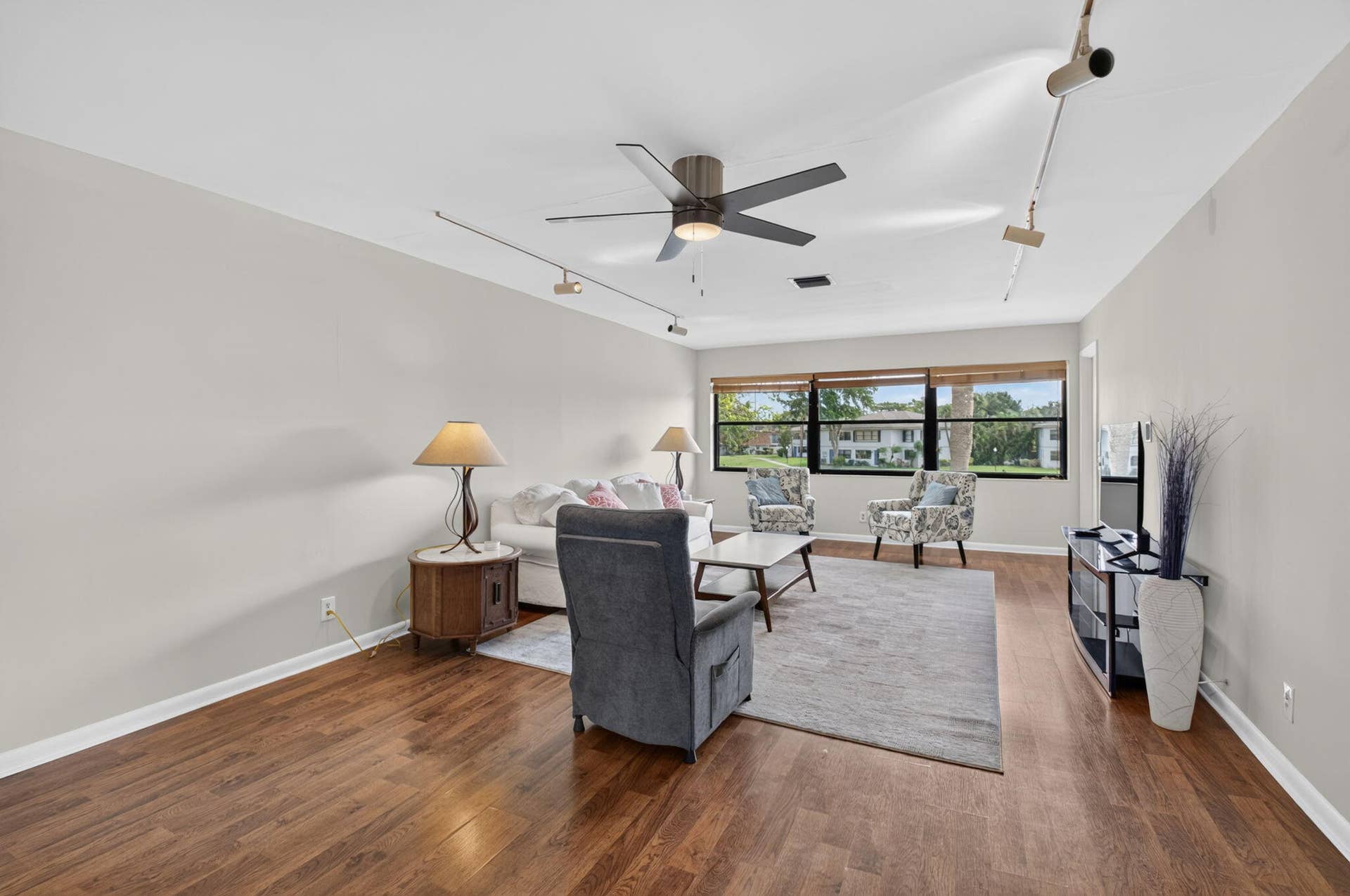 2911 SW 21ST Terrace, #272B, Delray Beach, FL 33445 Laminate Floors
