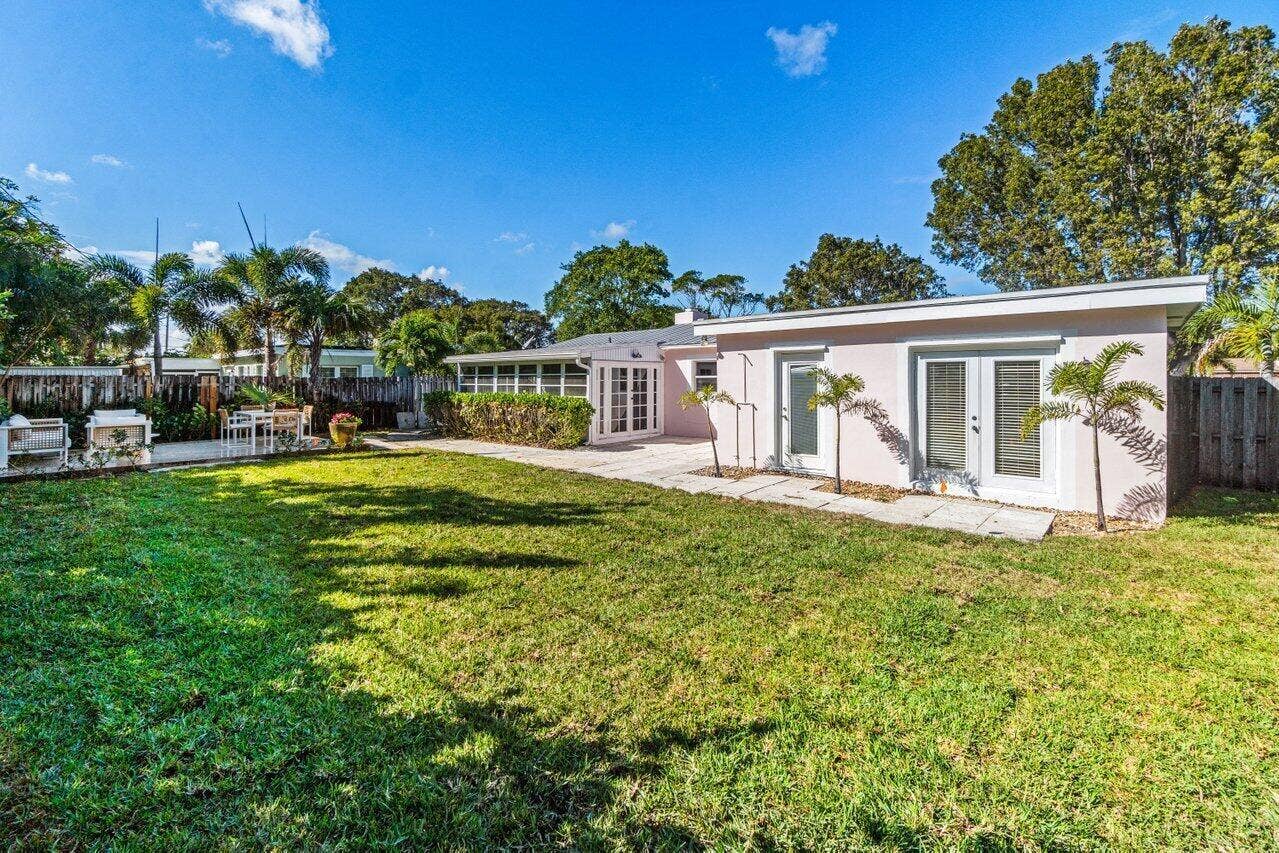 240 Forest Hill Boulevard, West Palm Beach, FL 33405 029-240ForestHillBoulevard-WestPalmBeach