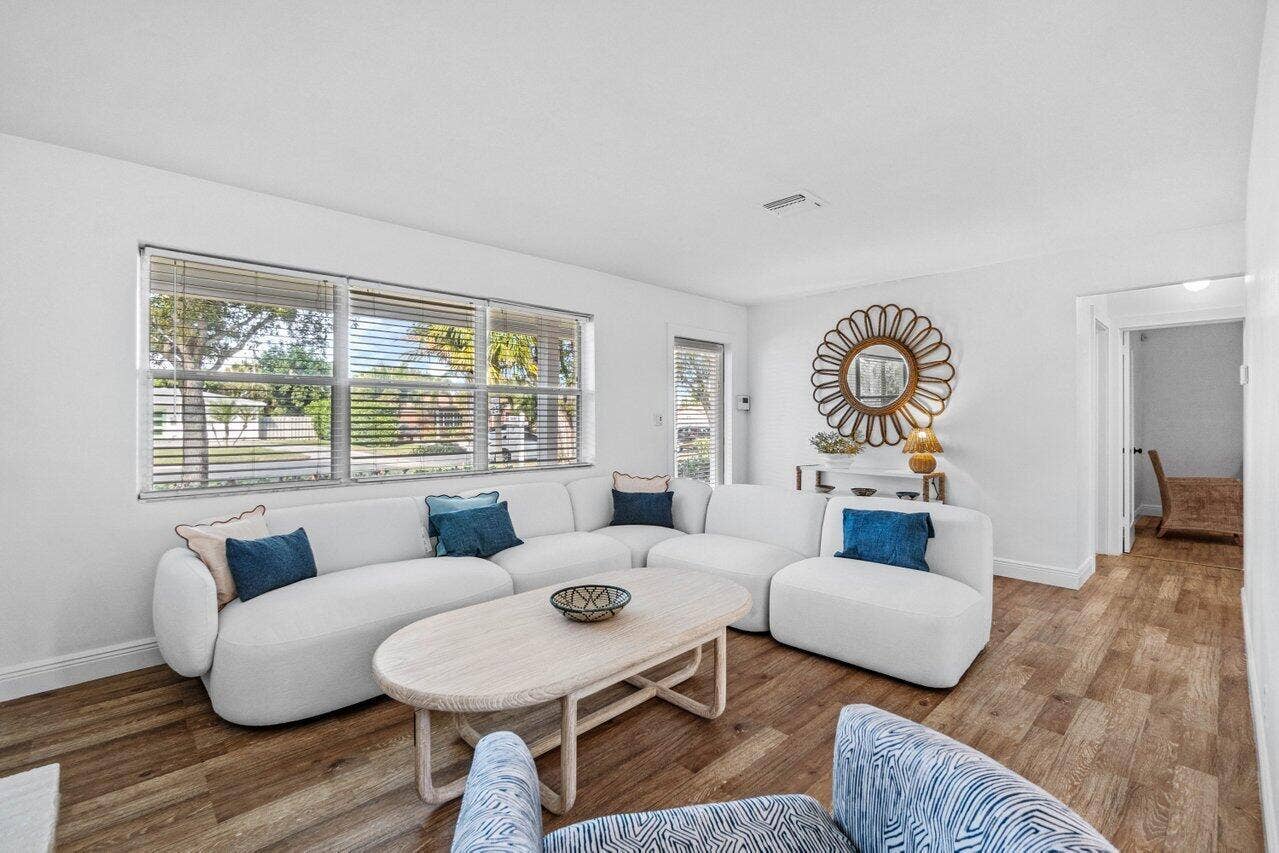 240 Forest Hill Boulevard, West Palm Beach, FL 33405 008-240ForestHillBoulevard-WestPalmBeach