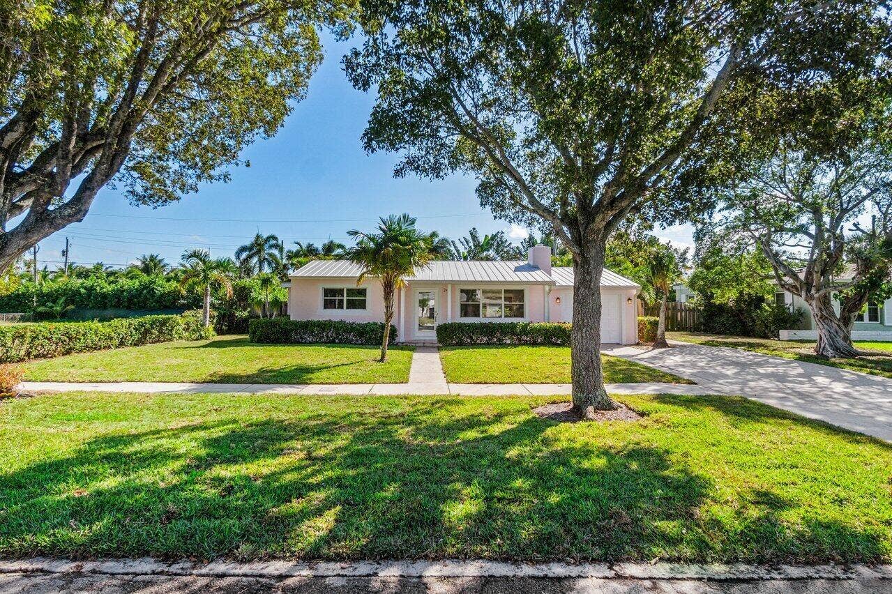 240 Forest Hill Boulevard, West Palm Beach, FL 33405 Front