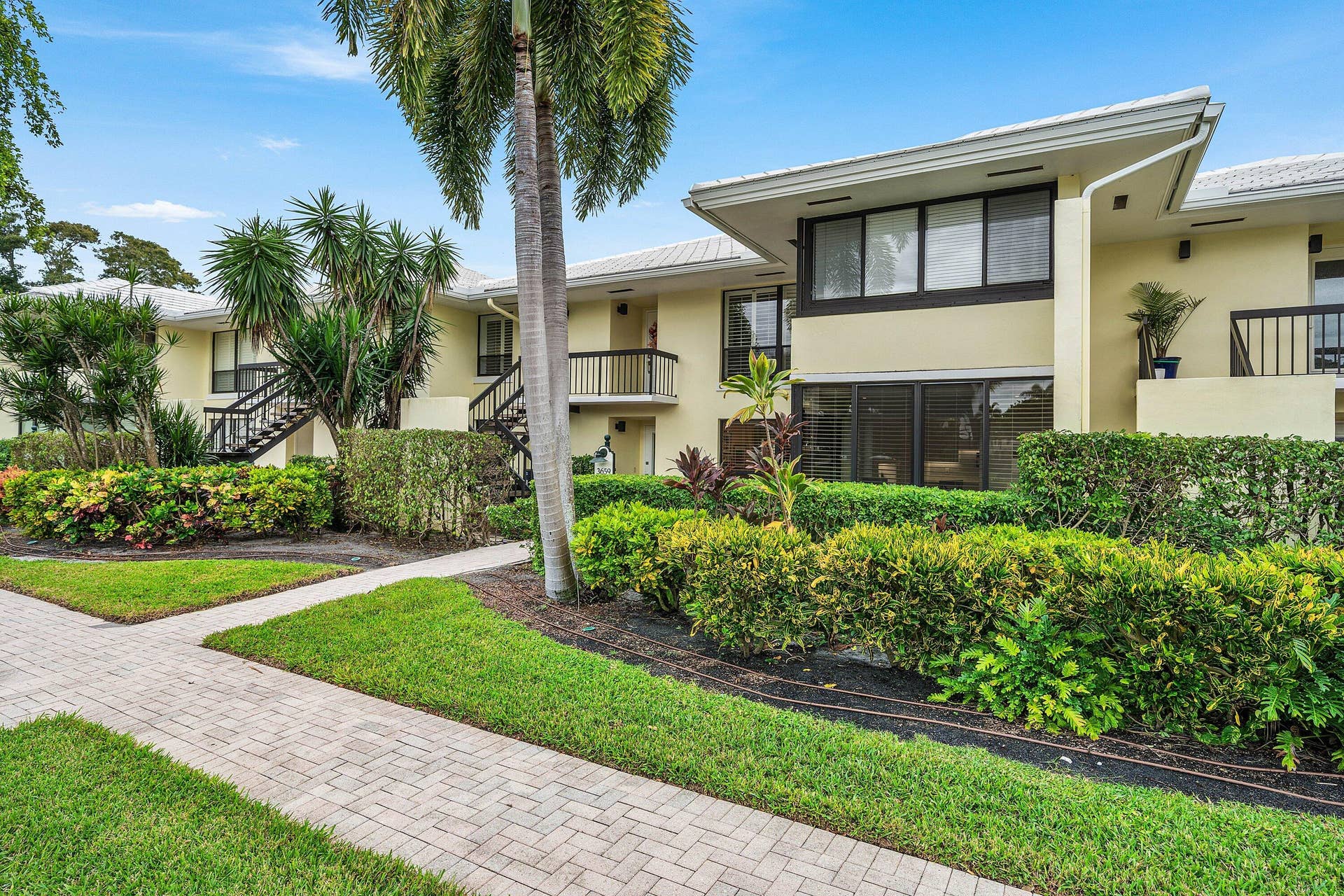3657 Quail Ridge Drive N, #Bobwhite B, Boynton Beach, FL 33436 Front of HomeOpen Patio
