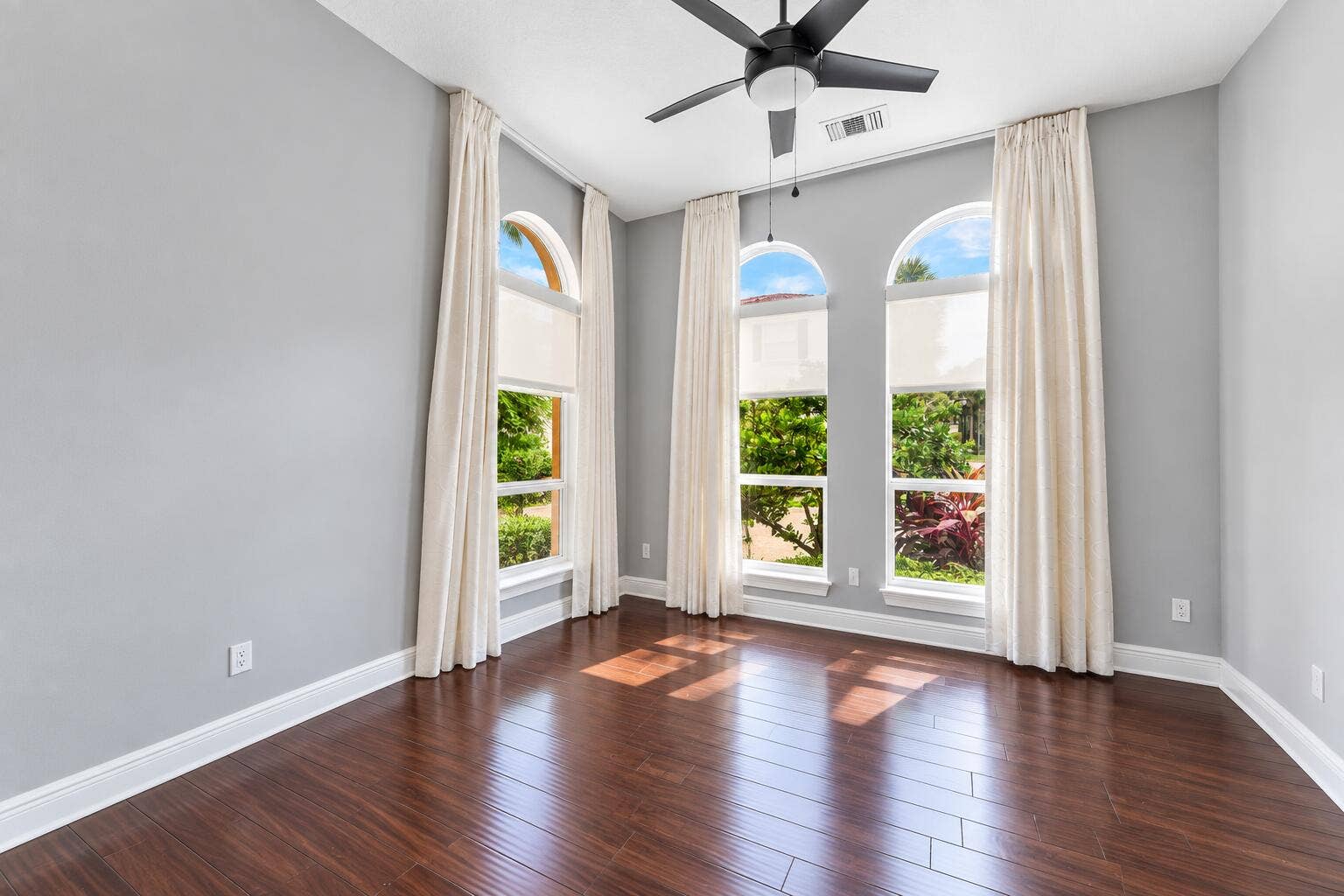 115 VIA POINCIANA Lane, Boca Raton, FL 33487 First floor bedroom that can be used as an office.