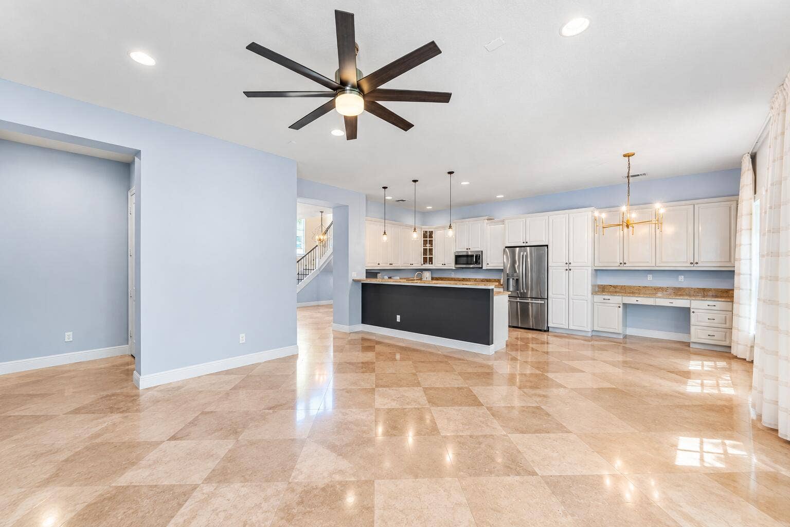 115 VIA POINCIANA Lane, Boca Raton, FL 33487 Bright Modern Open-Concept Kitchen