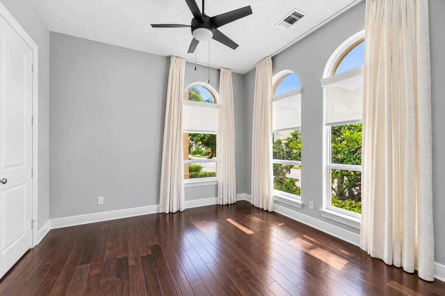115 VIA POINCIANA Lane, Boca Raton, FL 33487 First floor bedroom that can be used as an office.