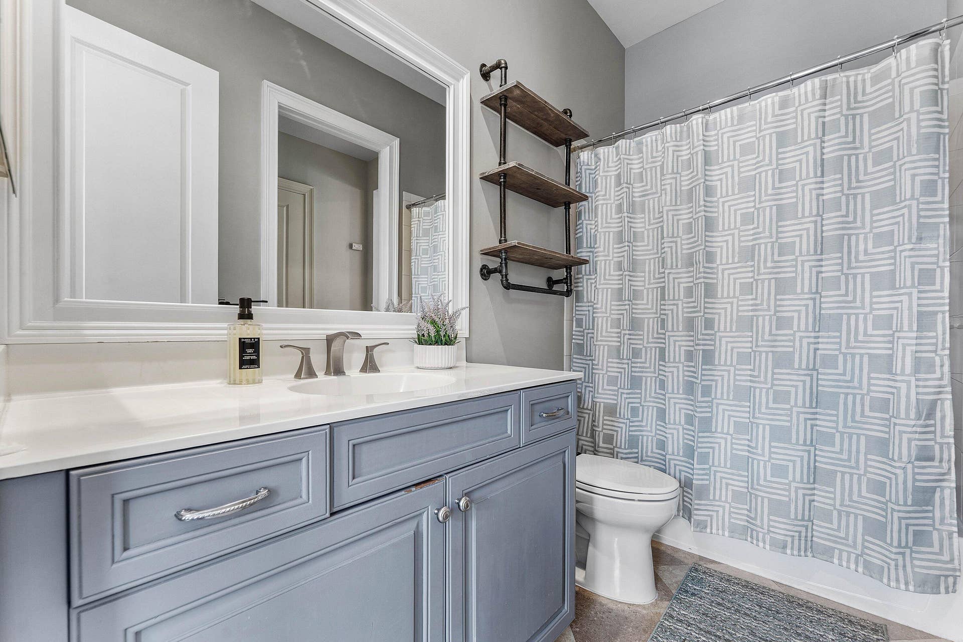 115 VIA POINCIANA Lane, Boca Raton, FL 33487 First floor bathroom
